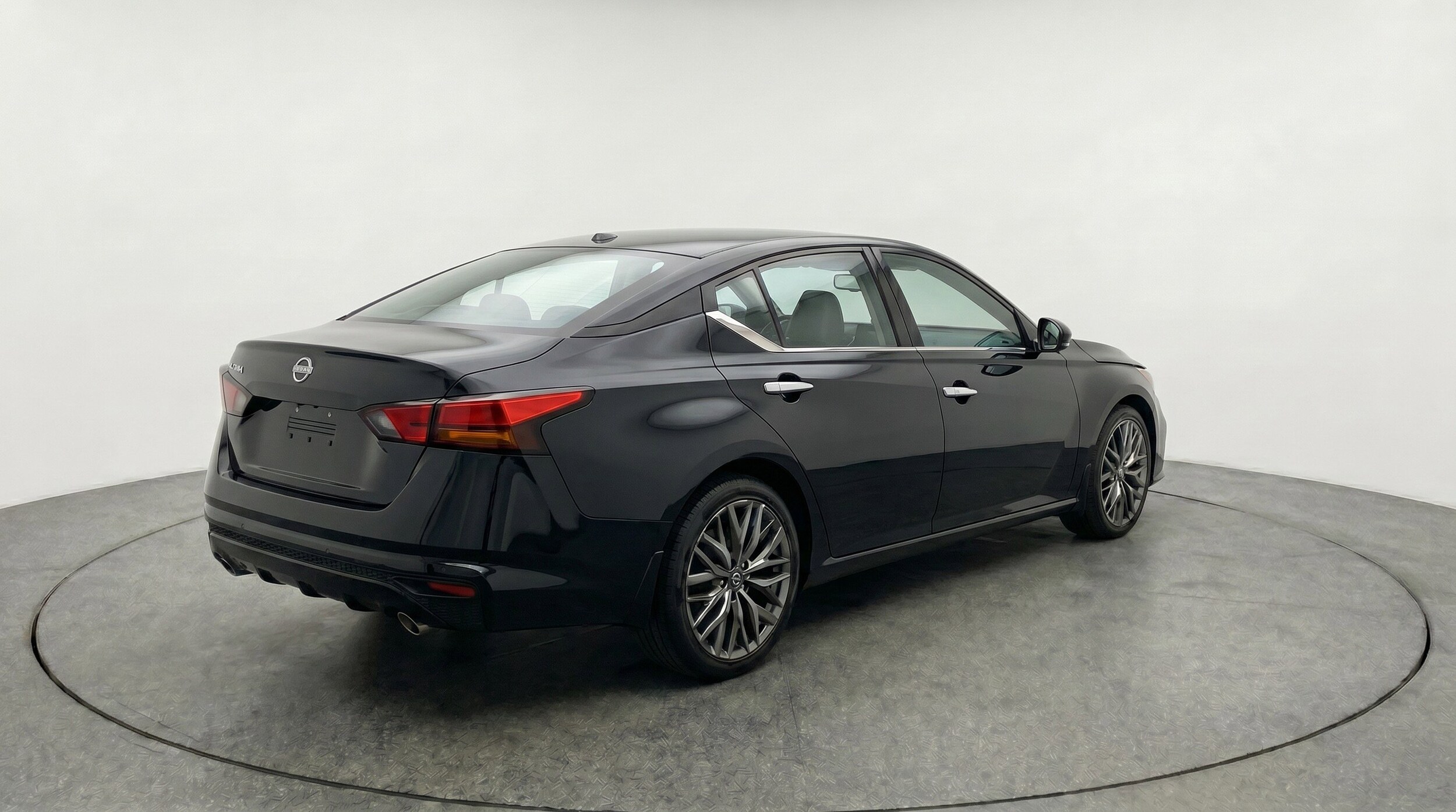 Thumbnail: 2025 Nissan Altima - 9