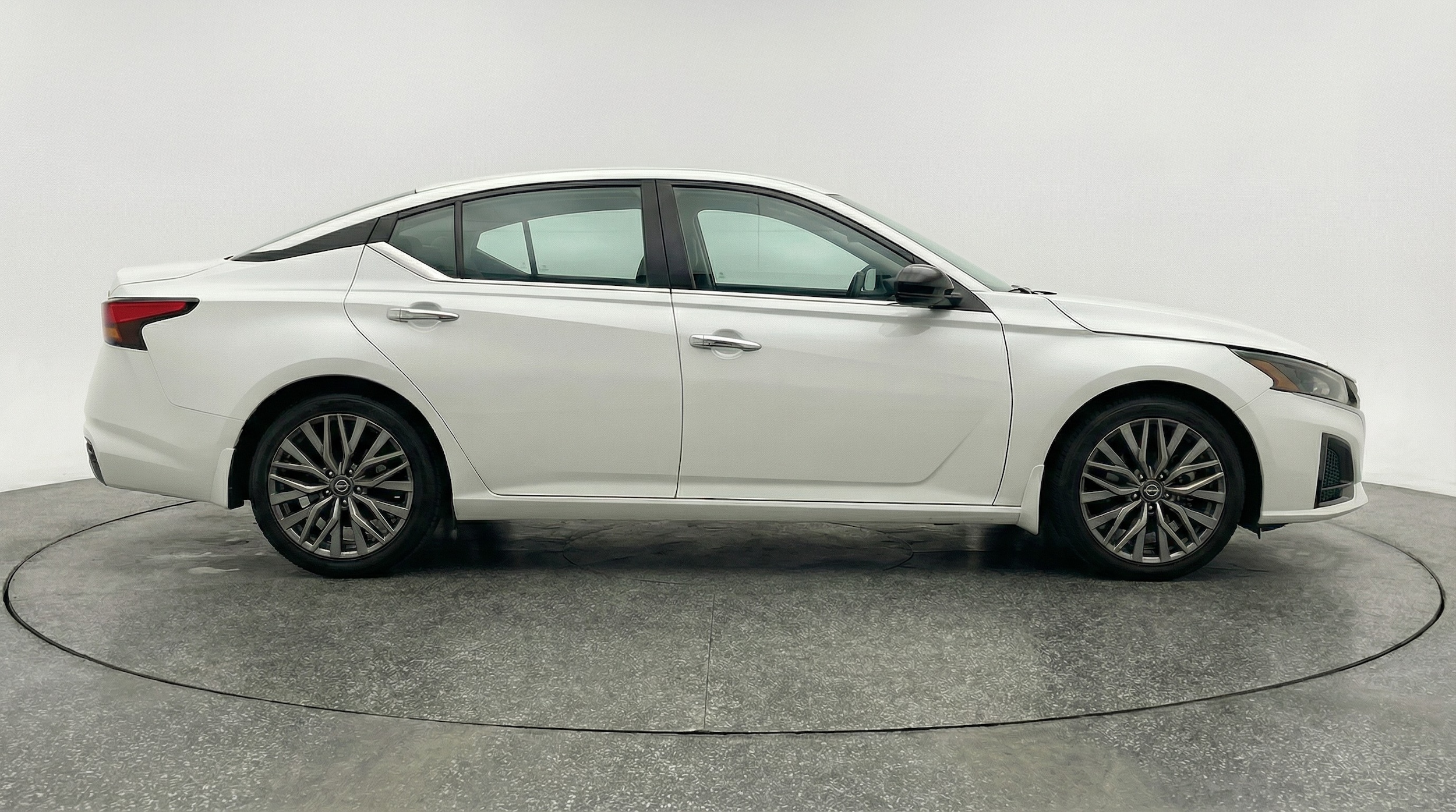 Thumbnail: 2025 Nissan Altima - 8