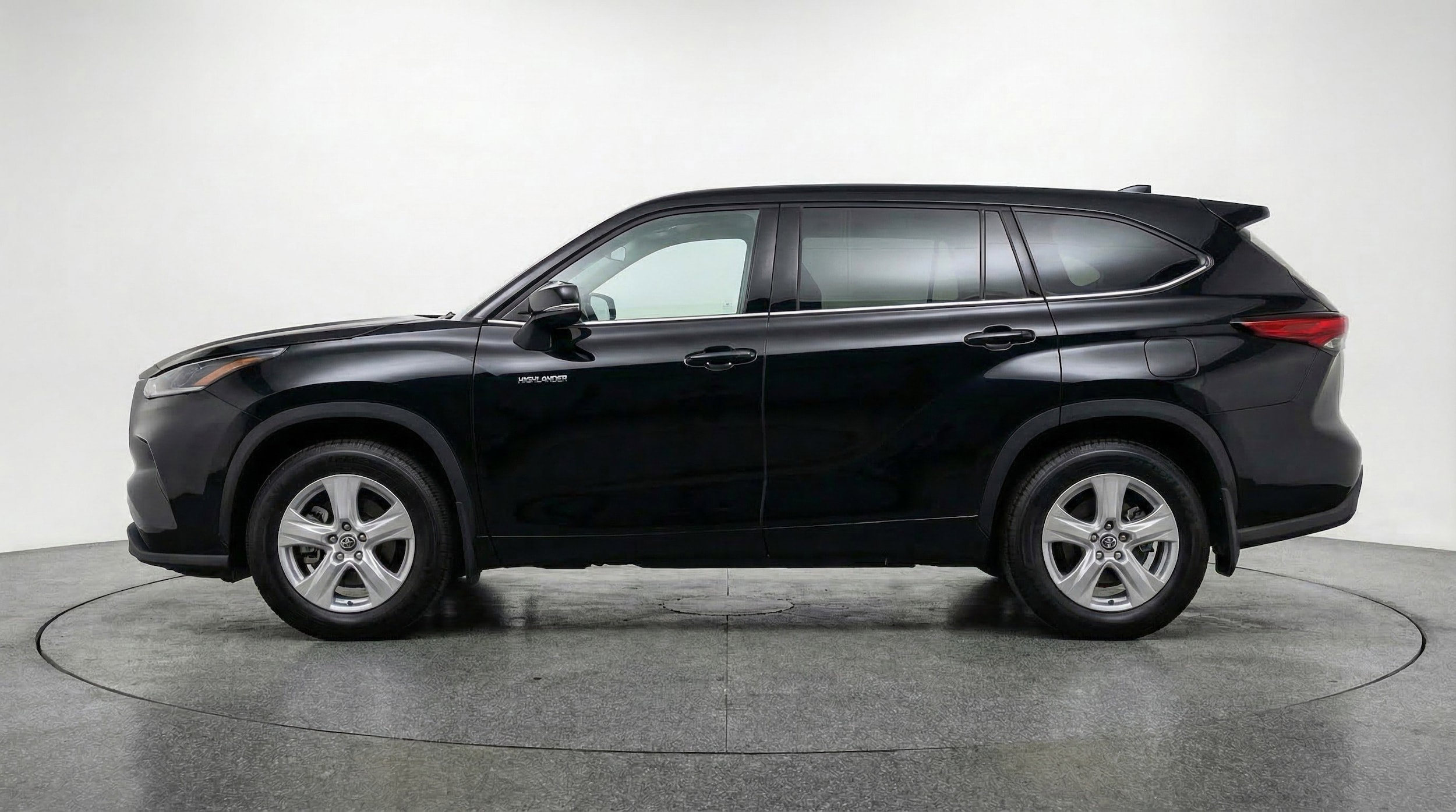 Thumbnail: 2025 Toyota Highlander - 5