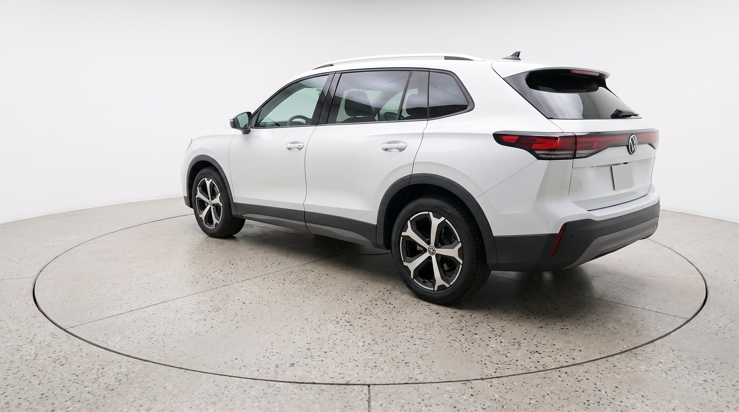 Thumbnail: 2026 Volkswagen Tiguan - 6