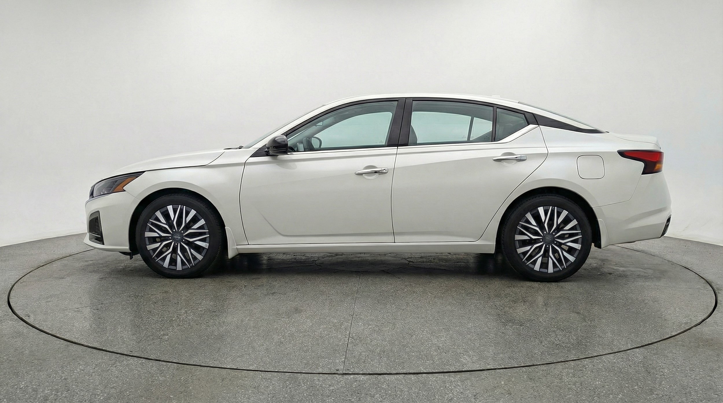 Thumbnail: 2025 Nissan Altima - 4