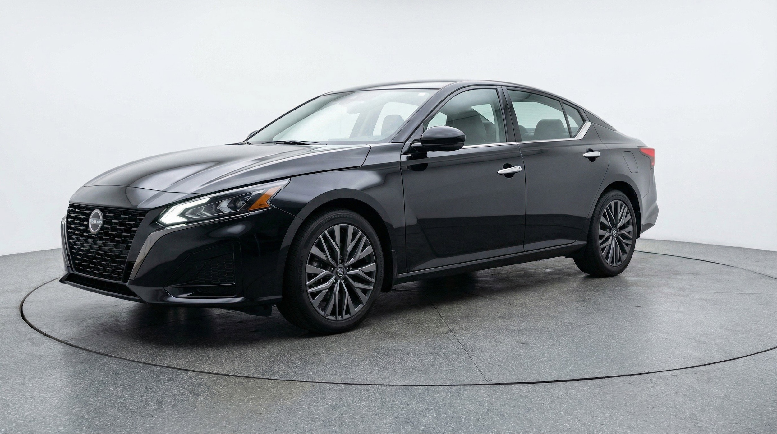 Thumbnail: 2025 Nissan Altima - 3