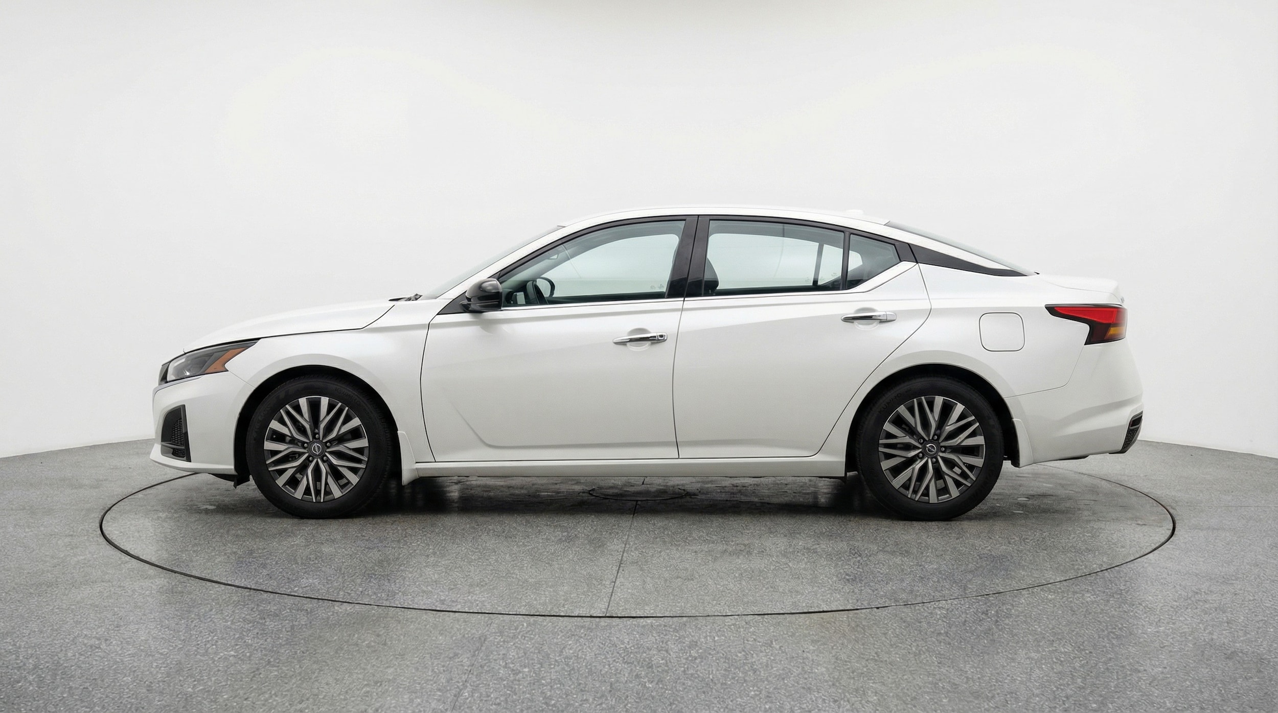 Thumbnail: 2025 Nissan Altima - 4