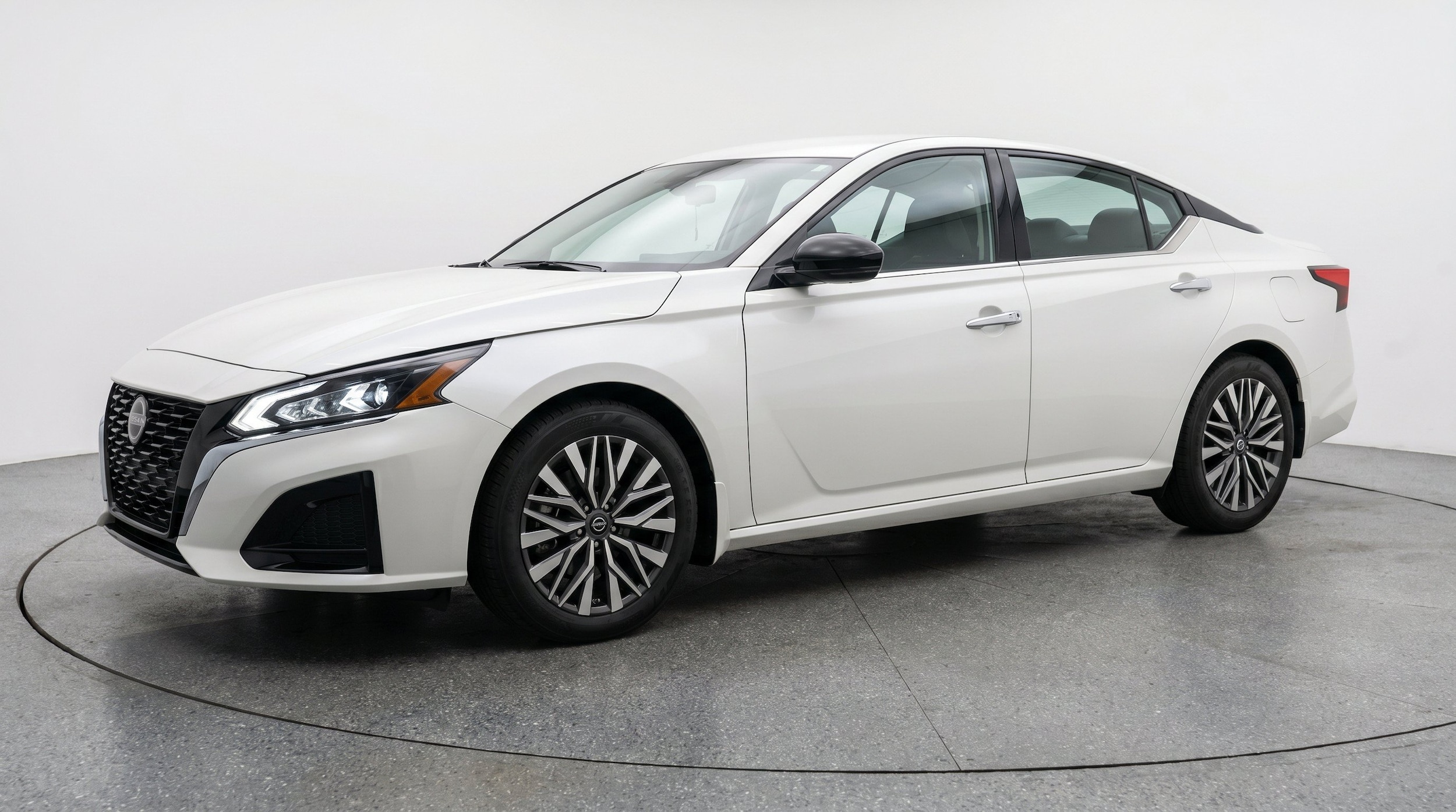 Thumbnail: 2025 Nissan Altima - 3