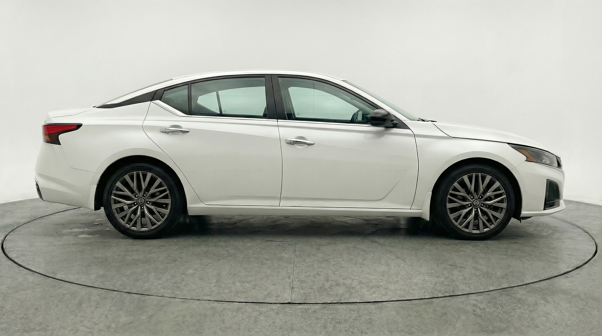 Thumbnail: 2025 Nissan Altima - 8