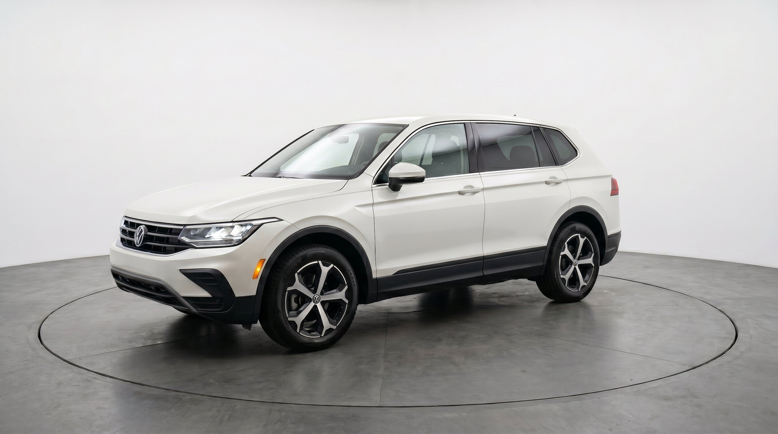 Thumbnail: 2026 Volkswagen Tiguan - 3