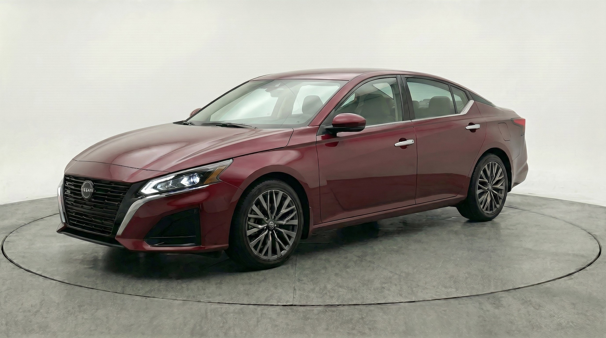 Thumbnail: 2025 Nissan Altima - 3