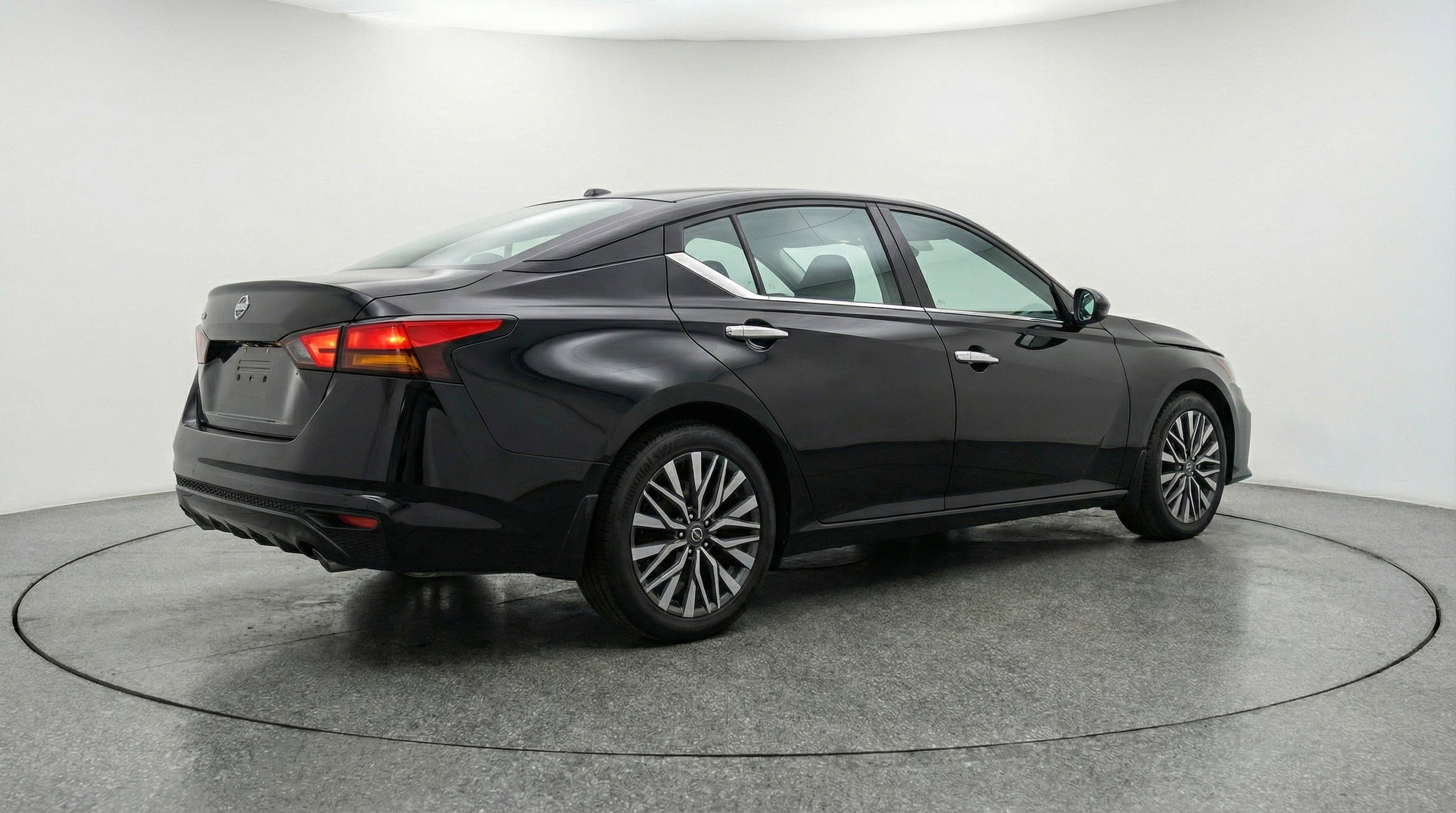 Thumbnail: 2025 Nissan Altima - 9