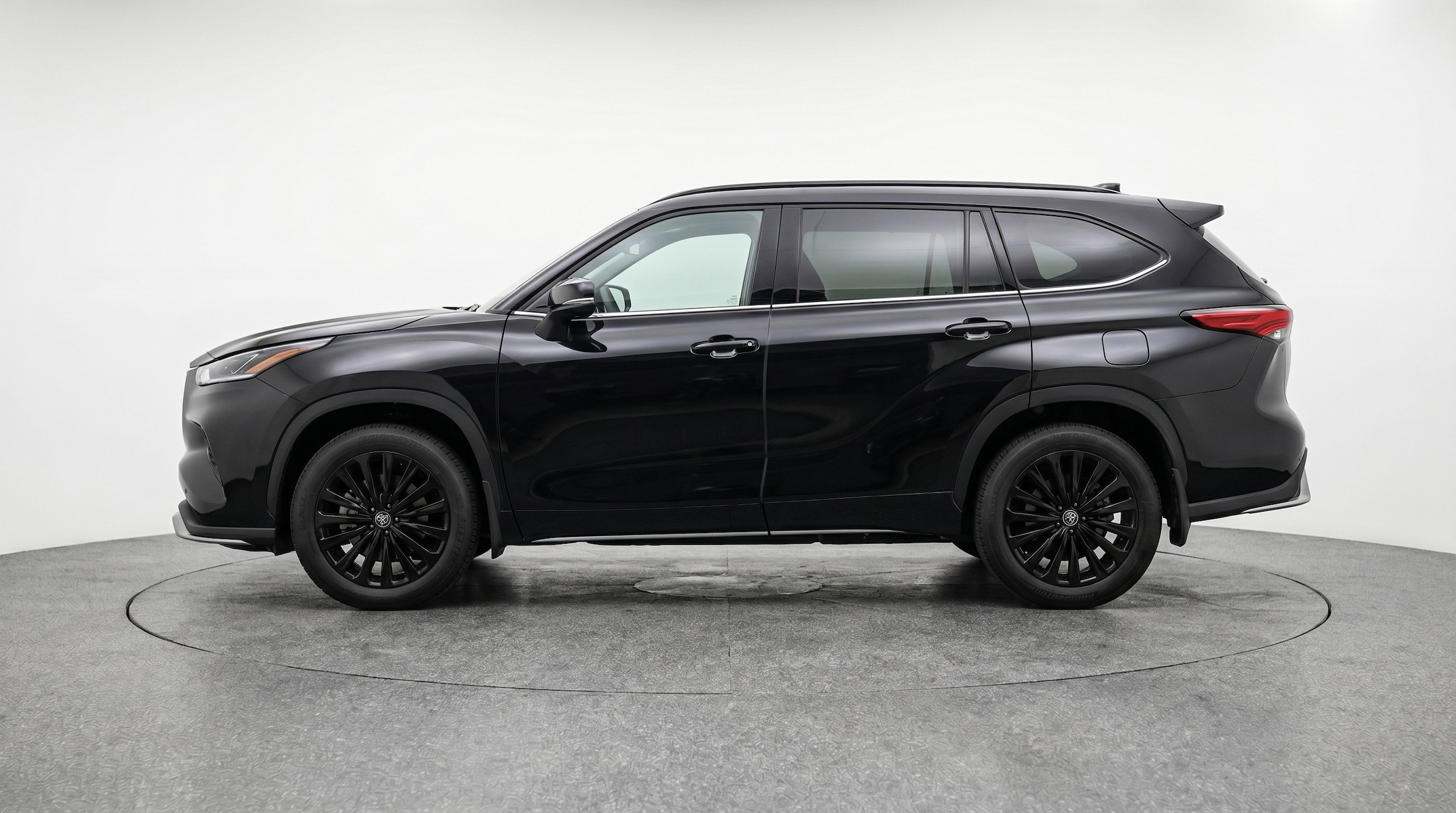 Thumbnail: 2025 Toyota Highlander - 5