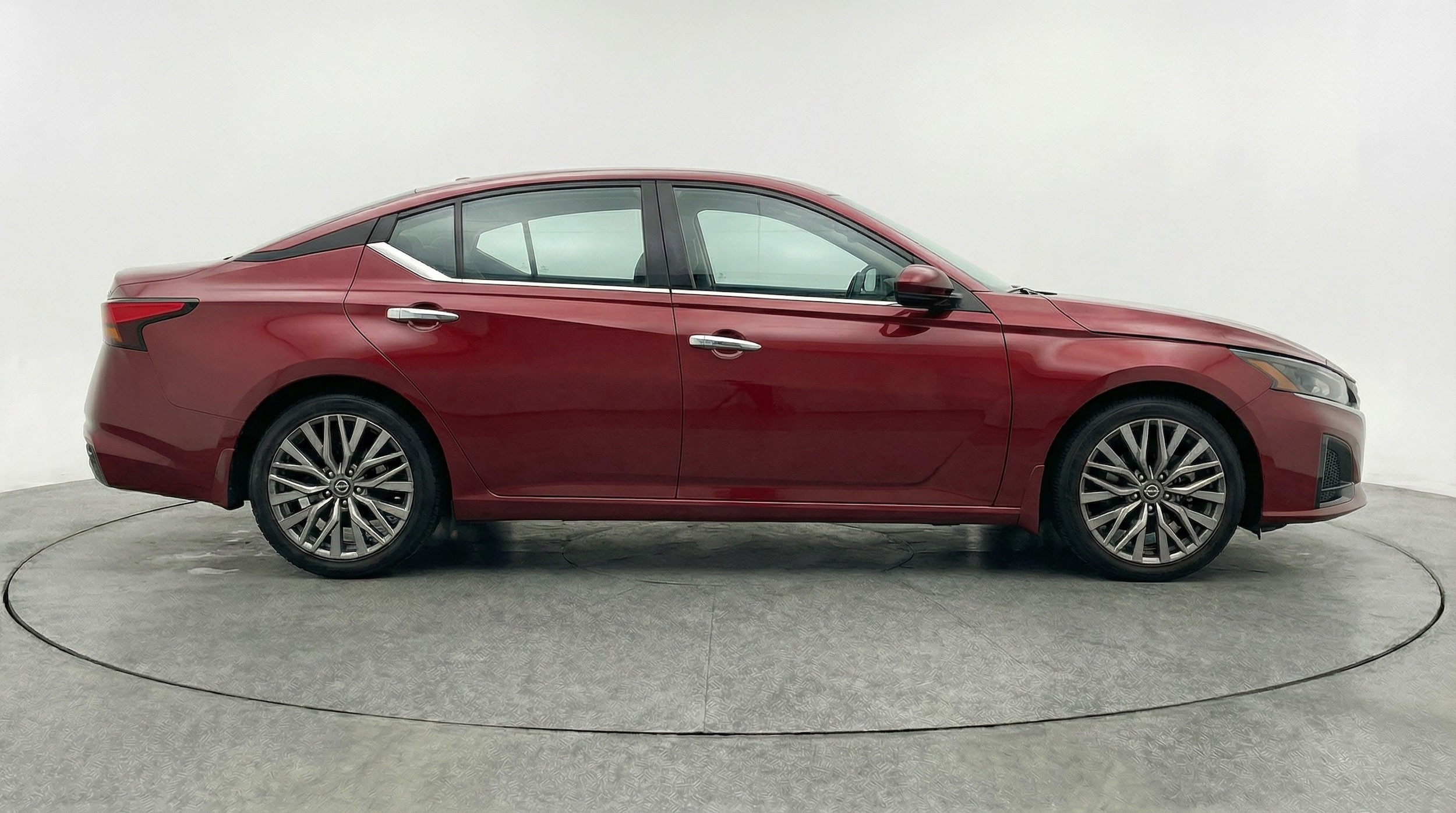 Thumbnail: 2025 Nissan Altima - 8