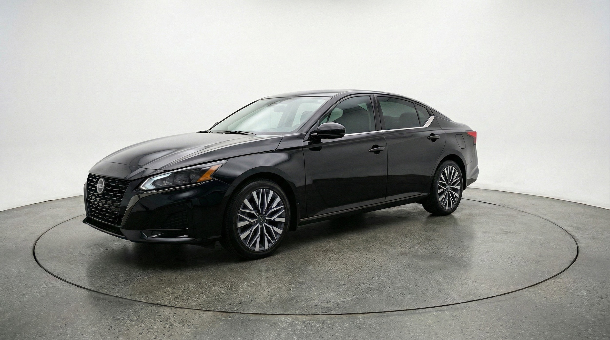 Thumbnail: 2025 Nissan Altima - 3