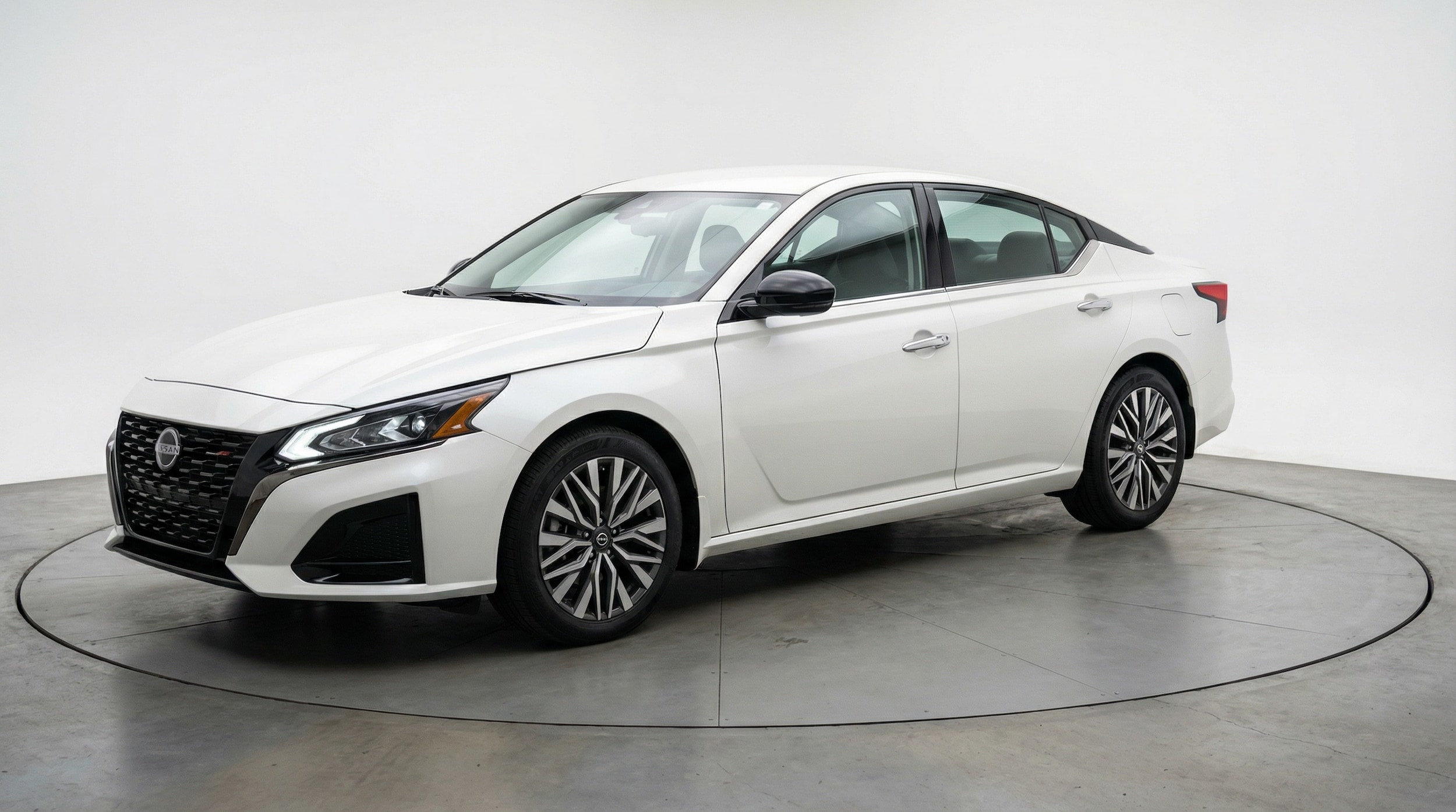 Thumbnail: 2025 Nissan Altima - 3