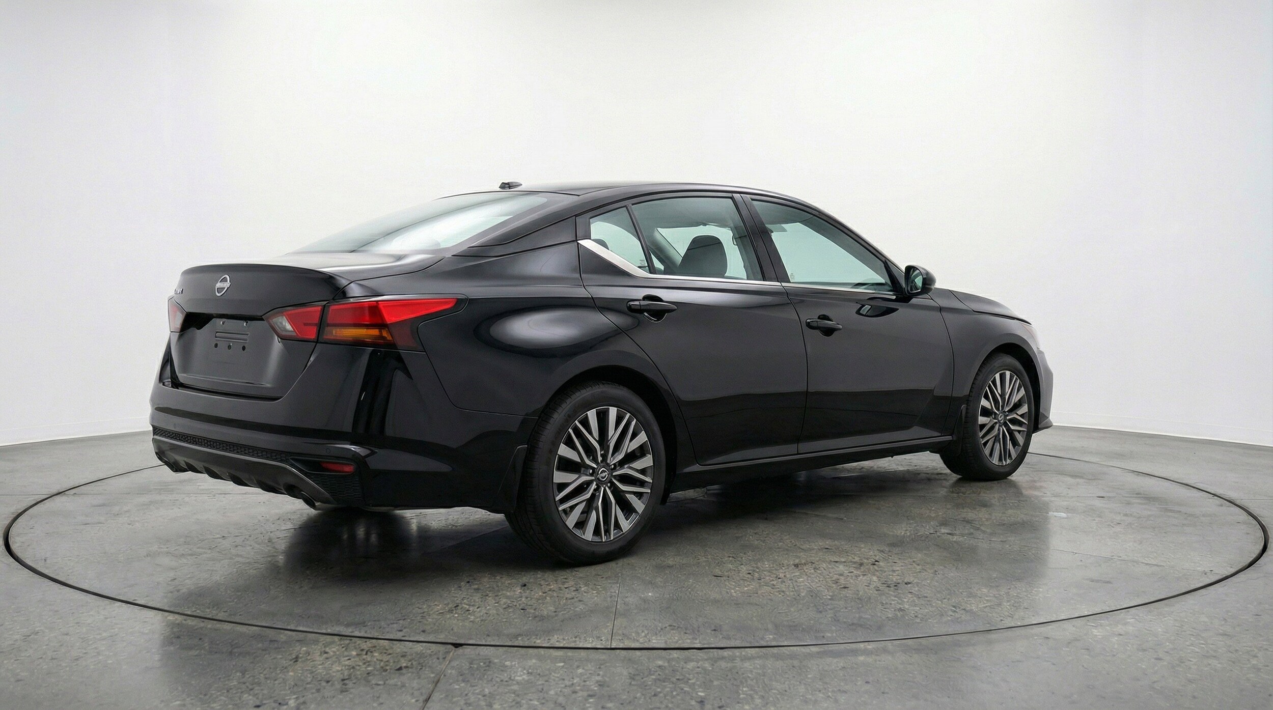 Thumbnail: 2025 Nissan Altima - 9