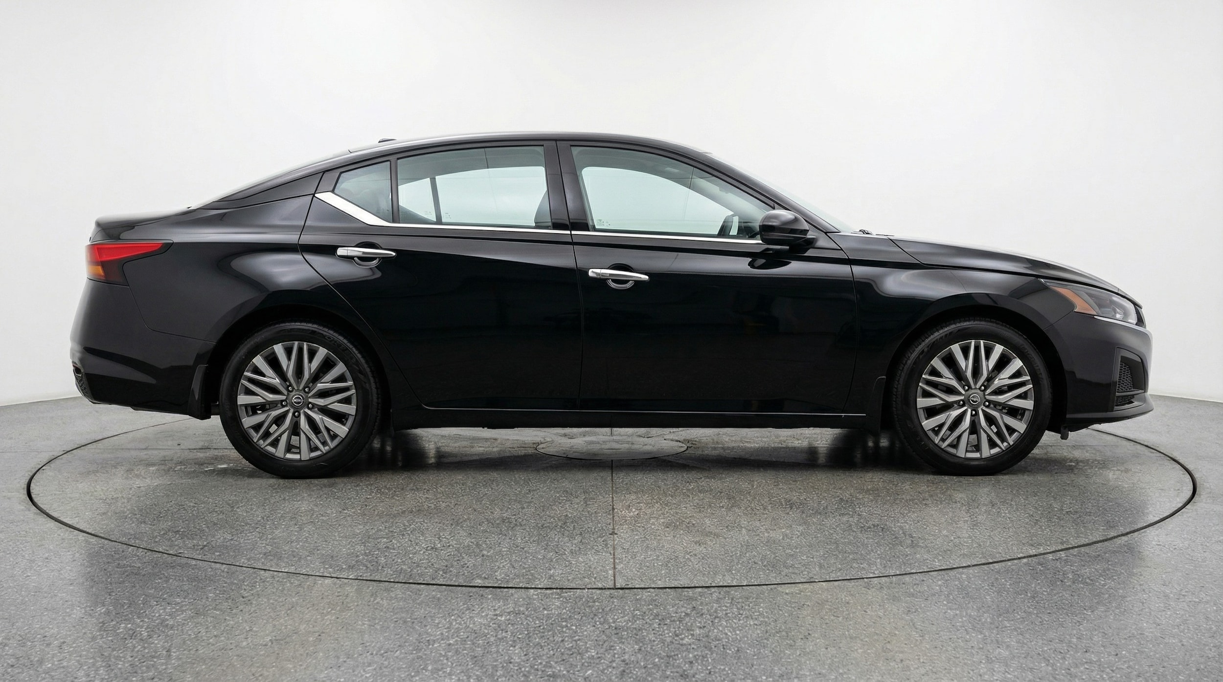 Thumbnail: 2025 Nissan Altima - 8