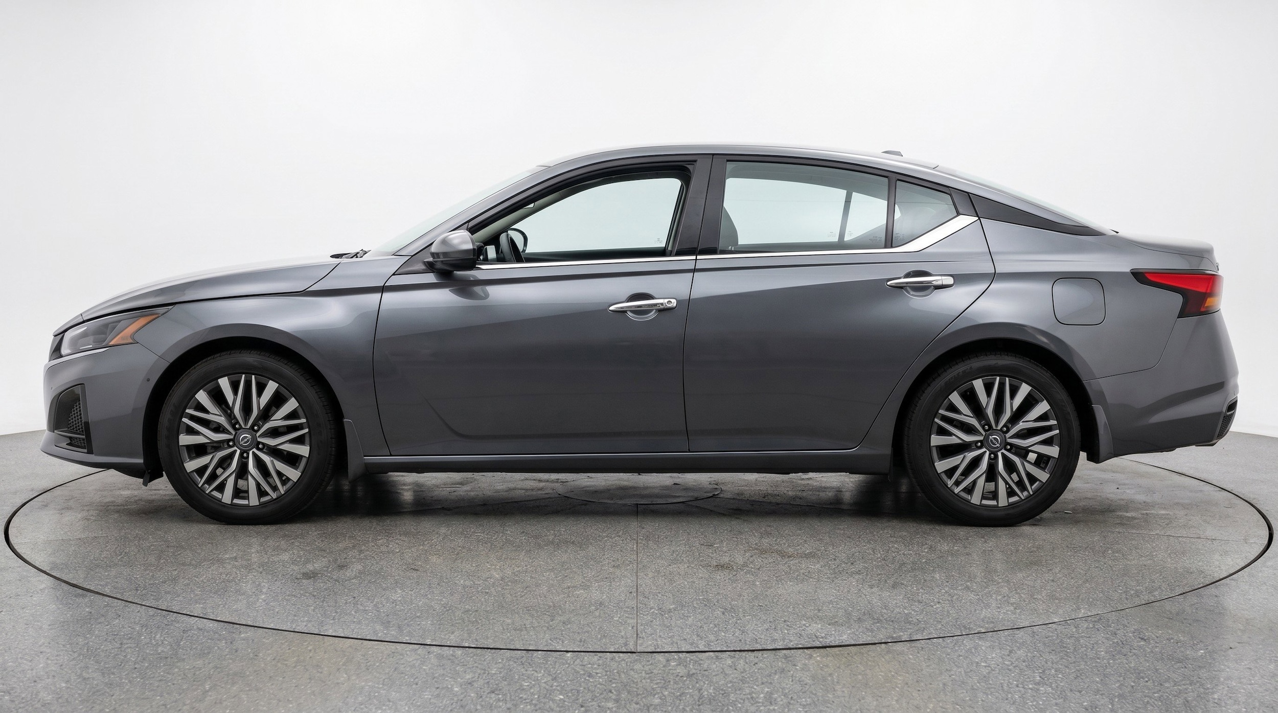 Thumbnail: 2025 Nissan Altima - 5
