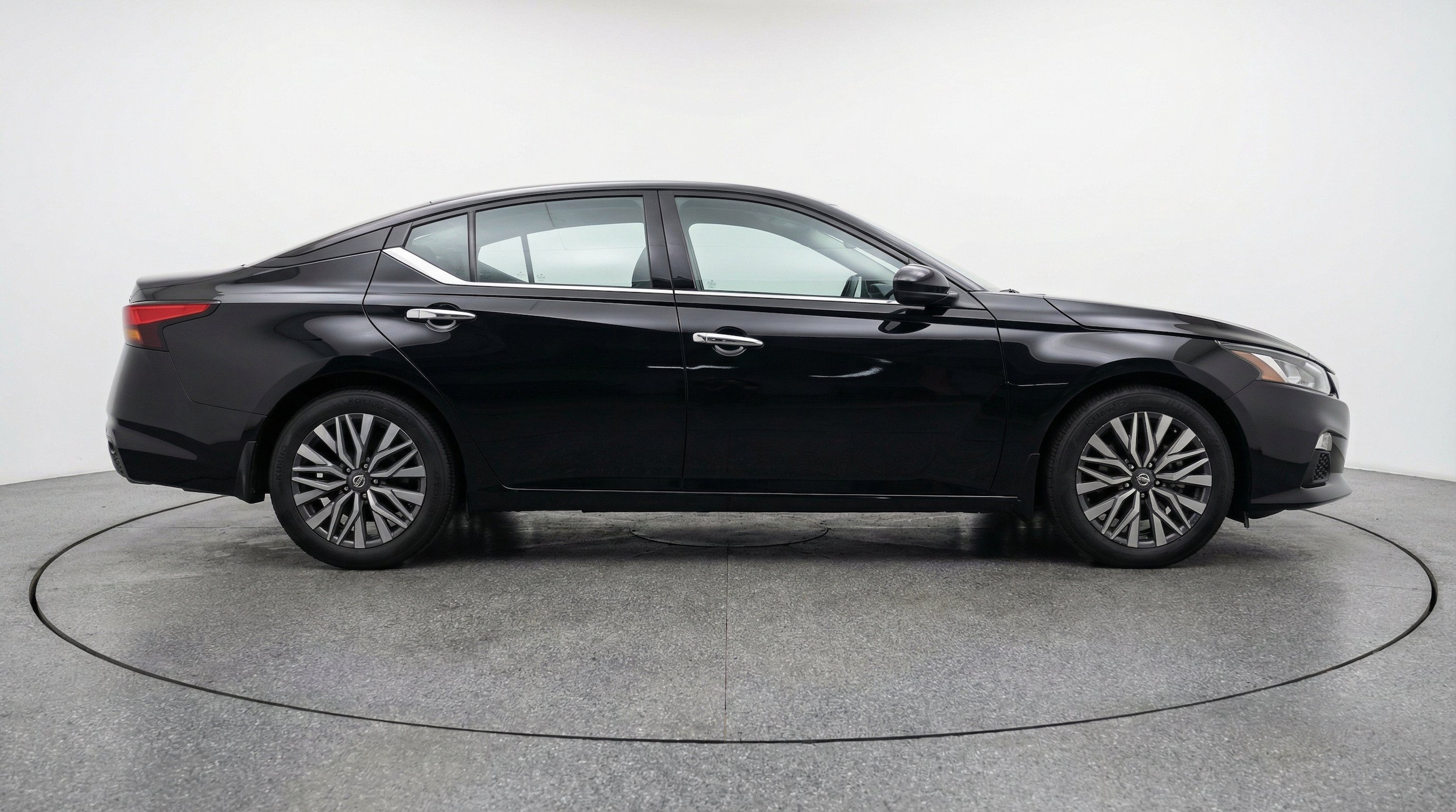 Thumbnail: 2025 Nissan Altima - 10