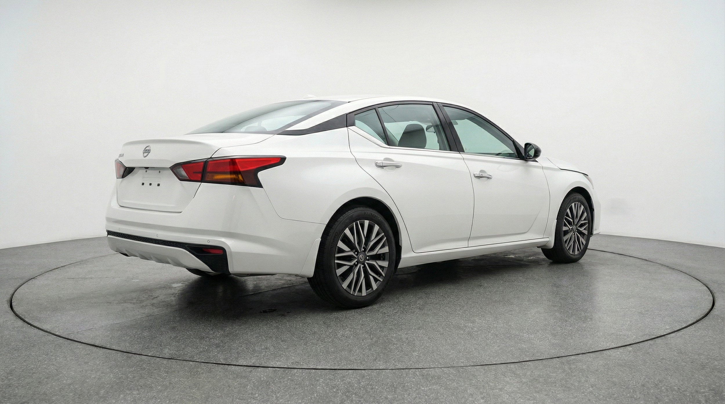 Thumbnail: 2025 Nissan Altima - 9