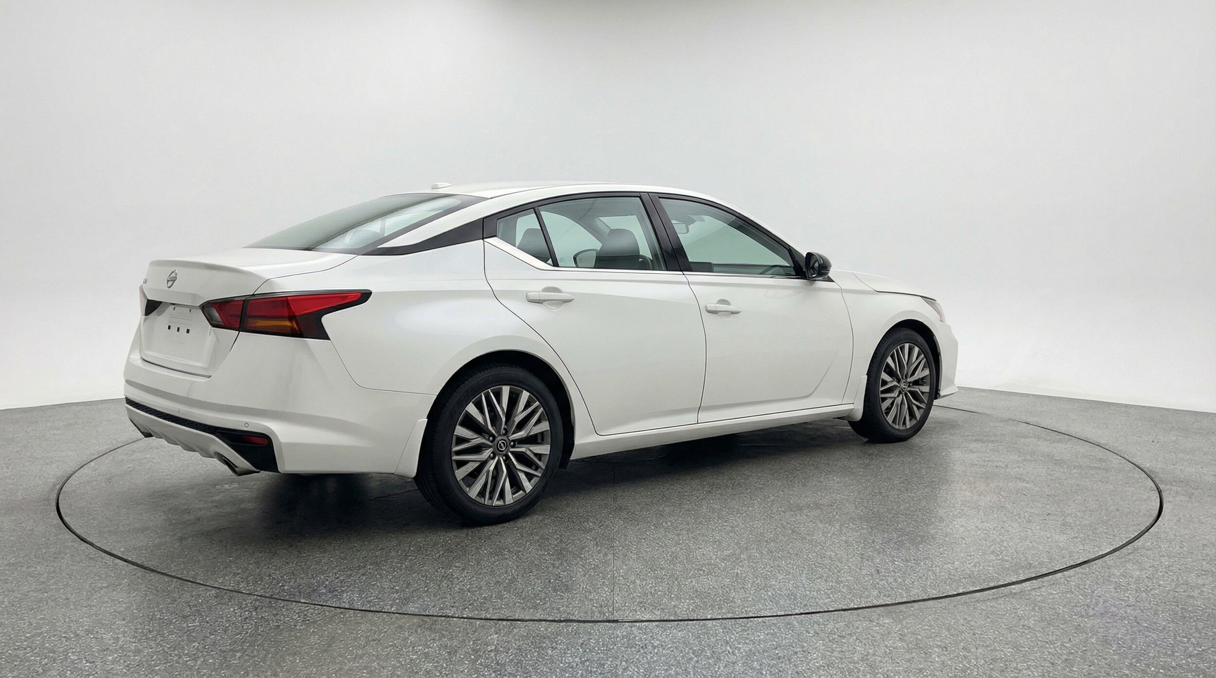 Thumbnail: 2025 Nissan Altima - 9