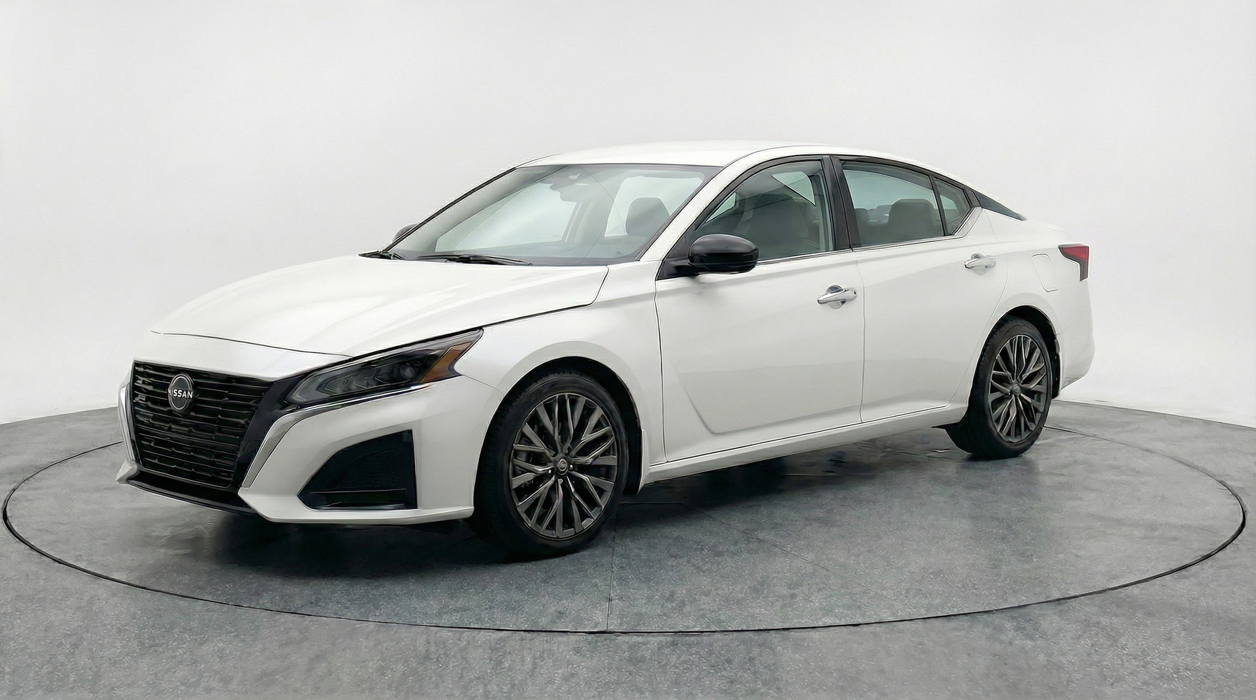 Thumbnail: 2025 Nissan Altima - 3