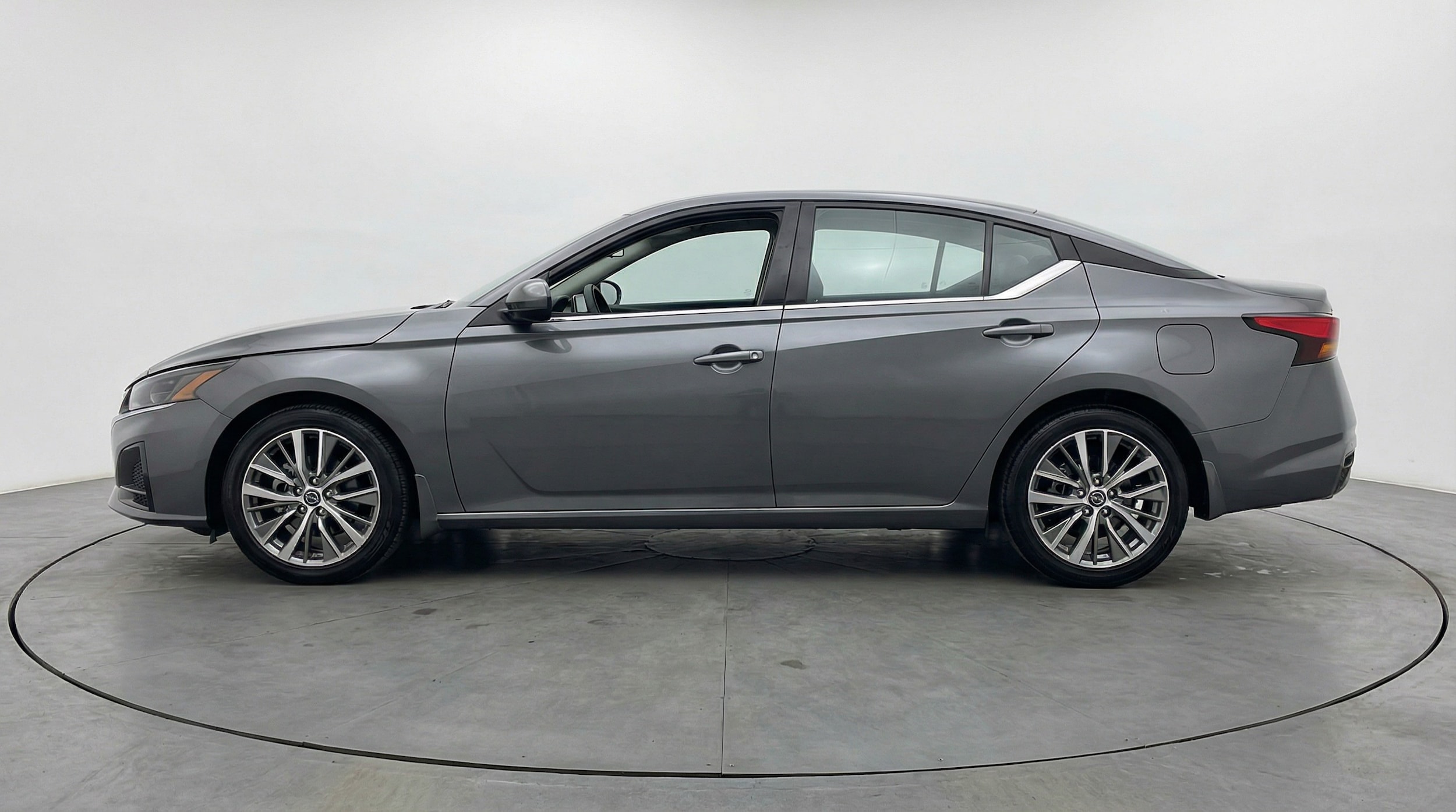 Thumbnail: 2025 Nissan Altima - 4