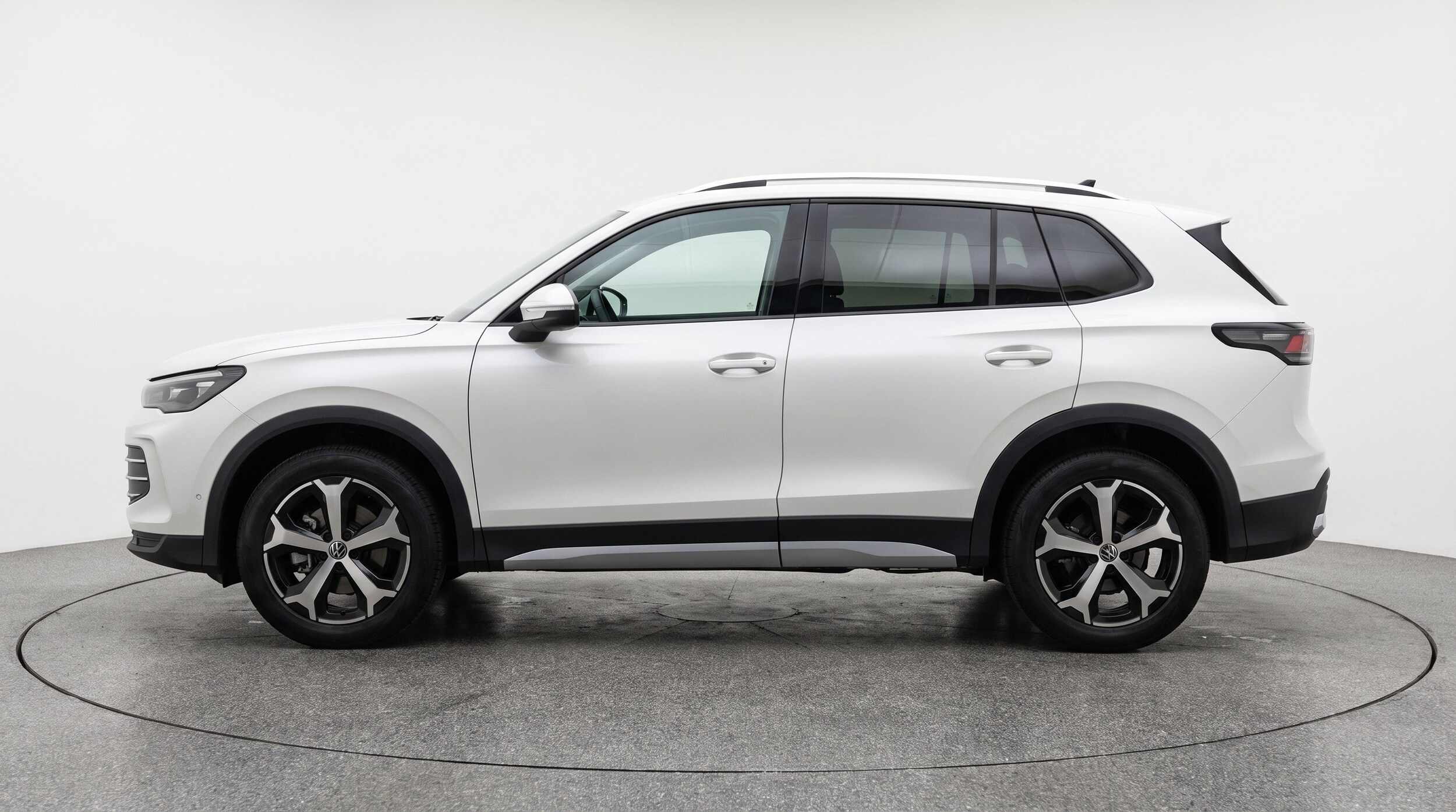 Thumbnail: 2026 Volkswagen Tiguan - 5