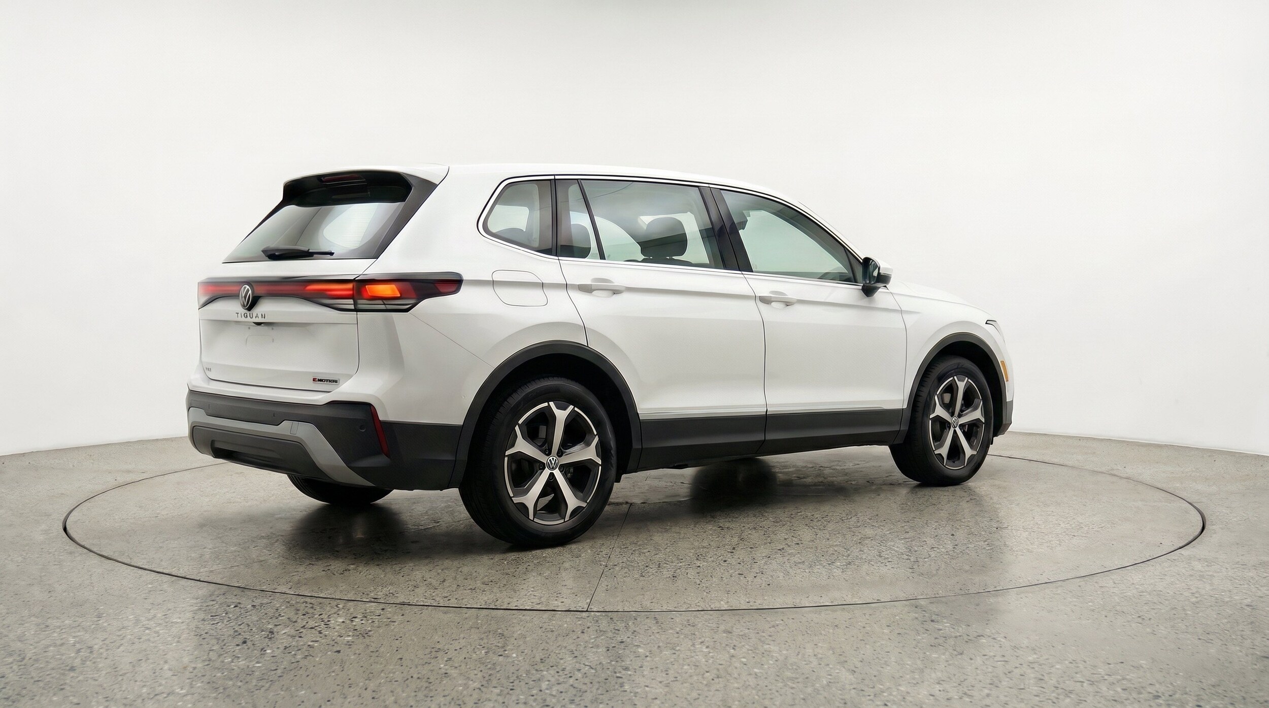 Thumbnail: 2026 Volkswagen Tiguan - 9