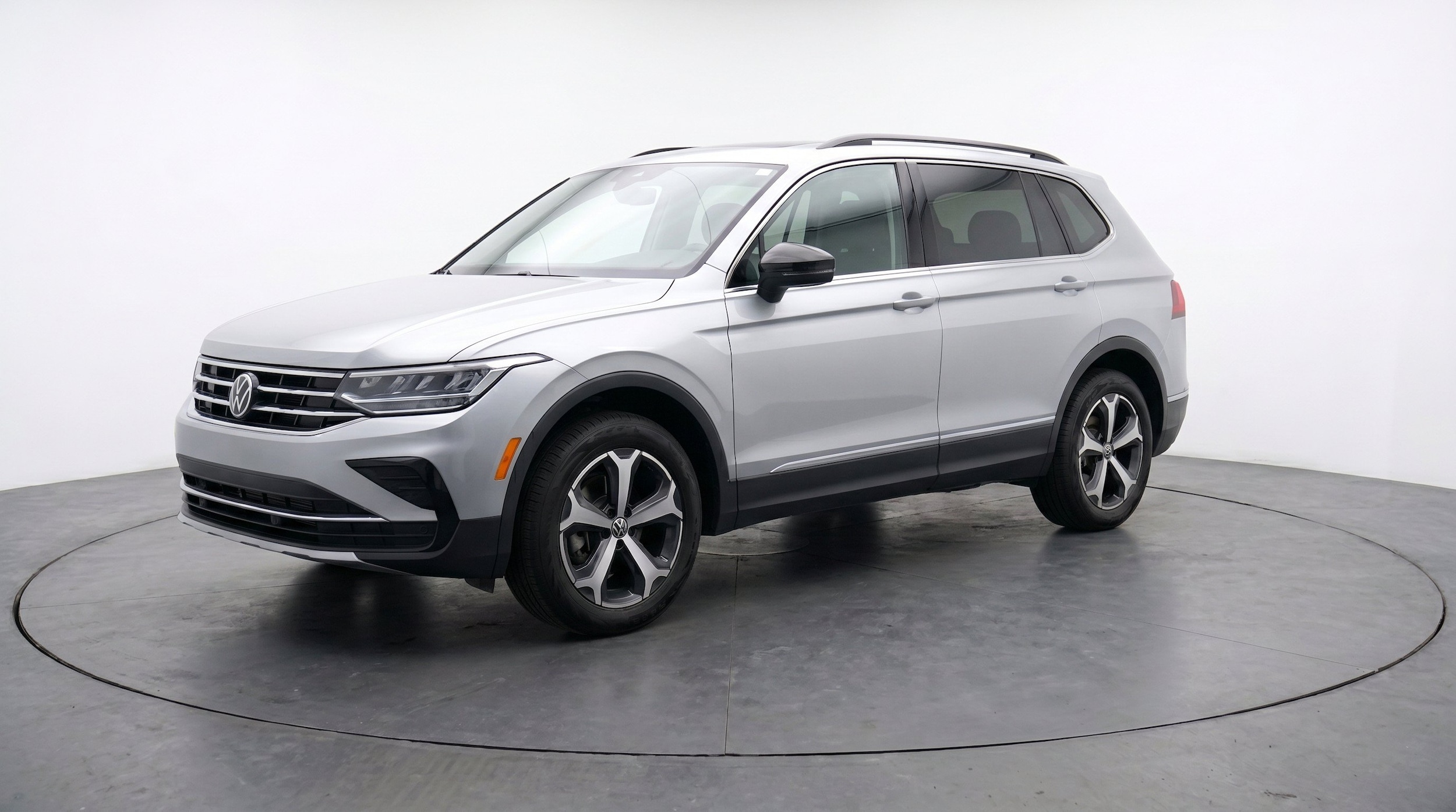 Thumbnail: 2026 Volkswagen Tiguan - 3