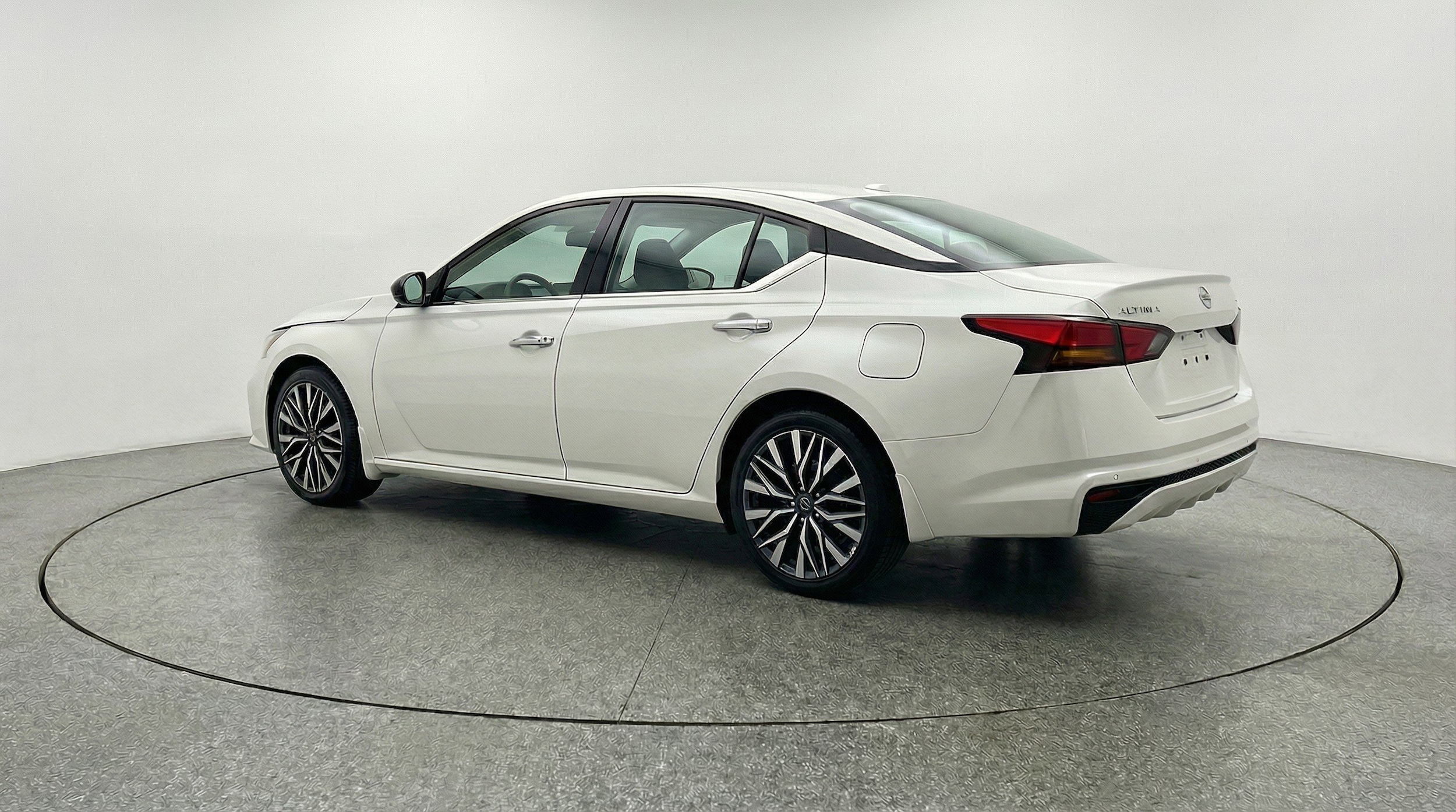 Thumbnail: 2025 Nissan Altima - 6