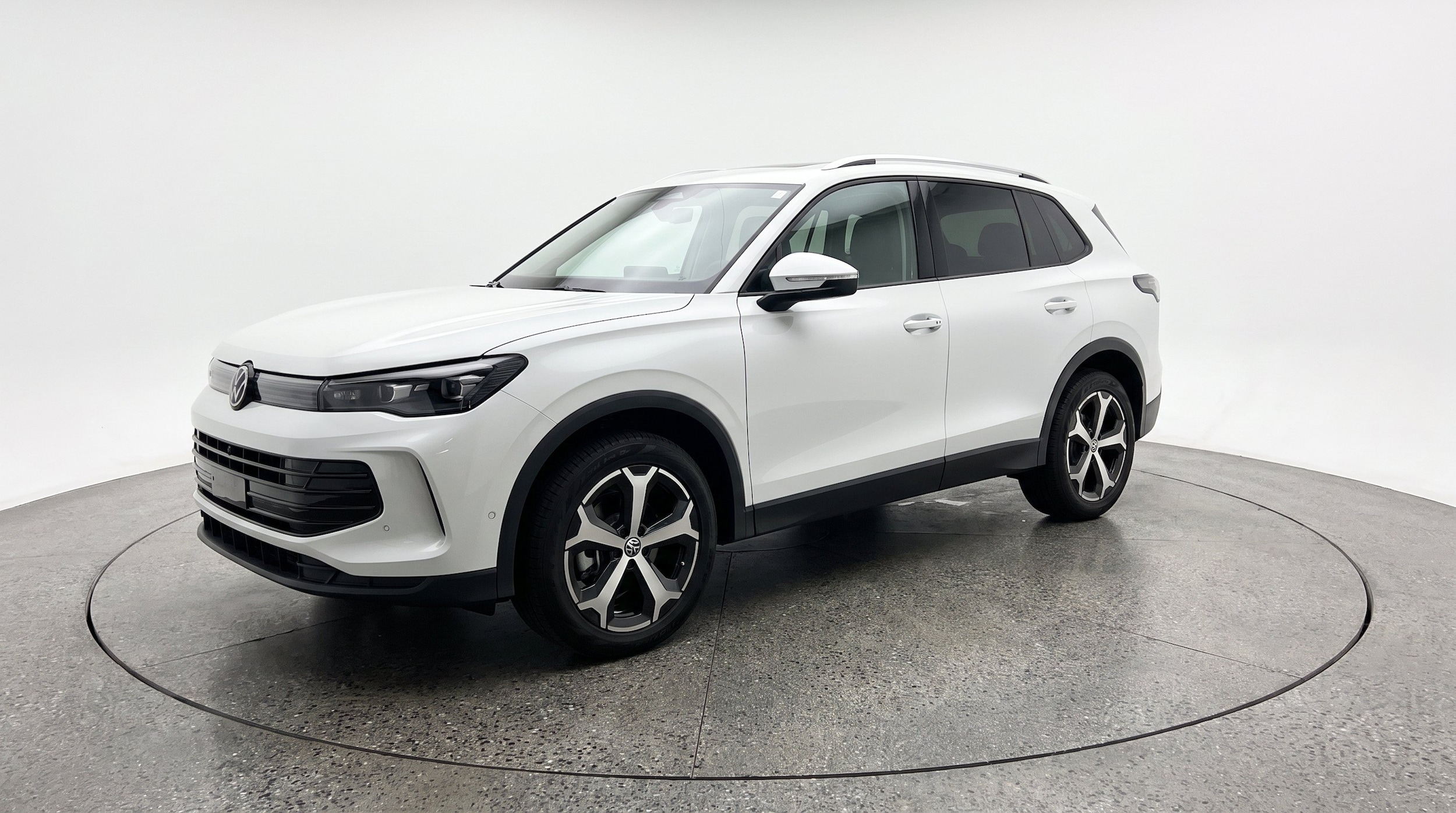 Thumbnail: 2026 Volkswagen Tiguan - 3