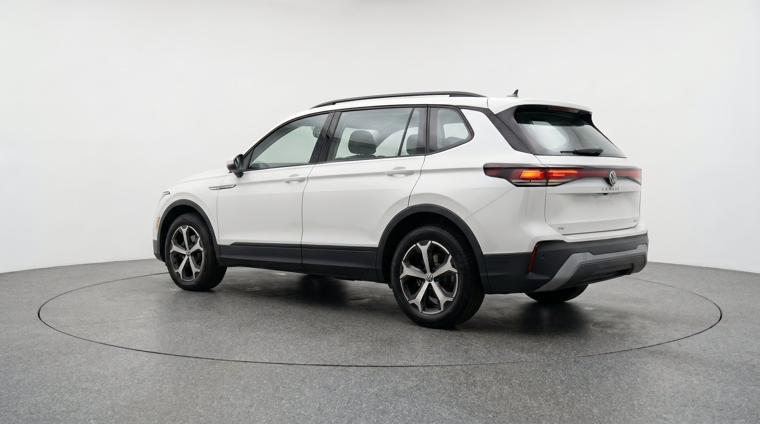 Thumbnail: 2026 Volkswagen Tiguan - 6