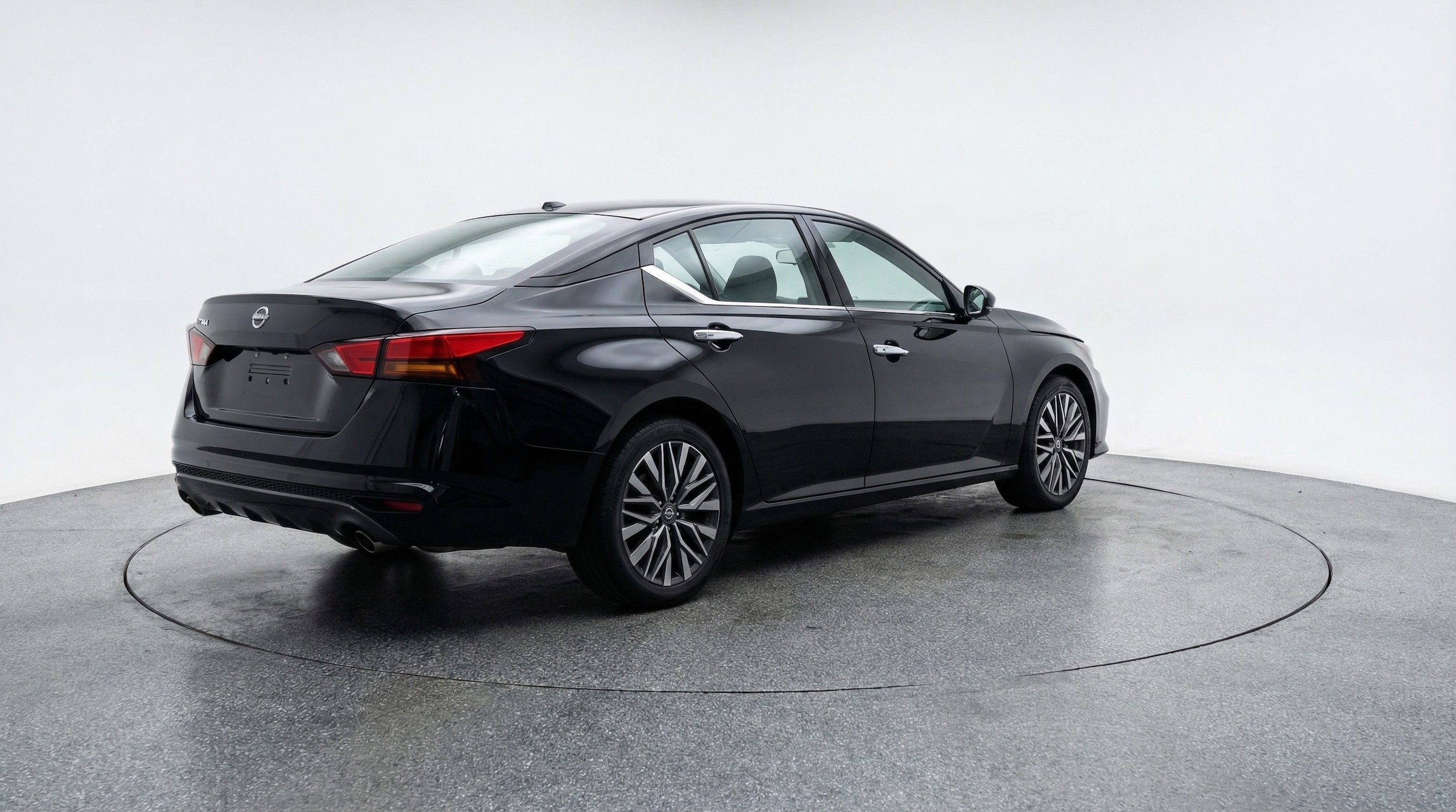 Thumbnail: 2025 Nissan Altima - 9