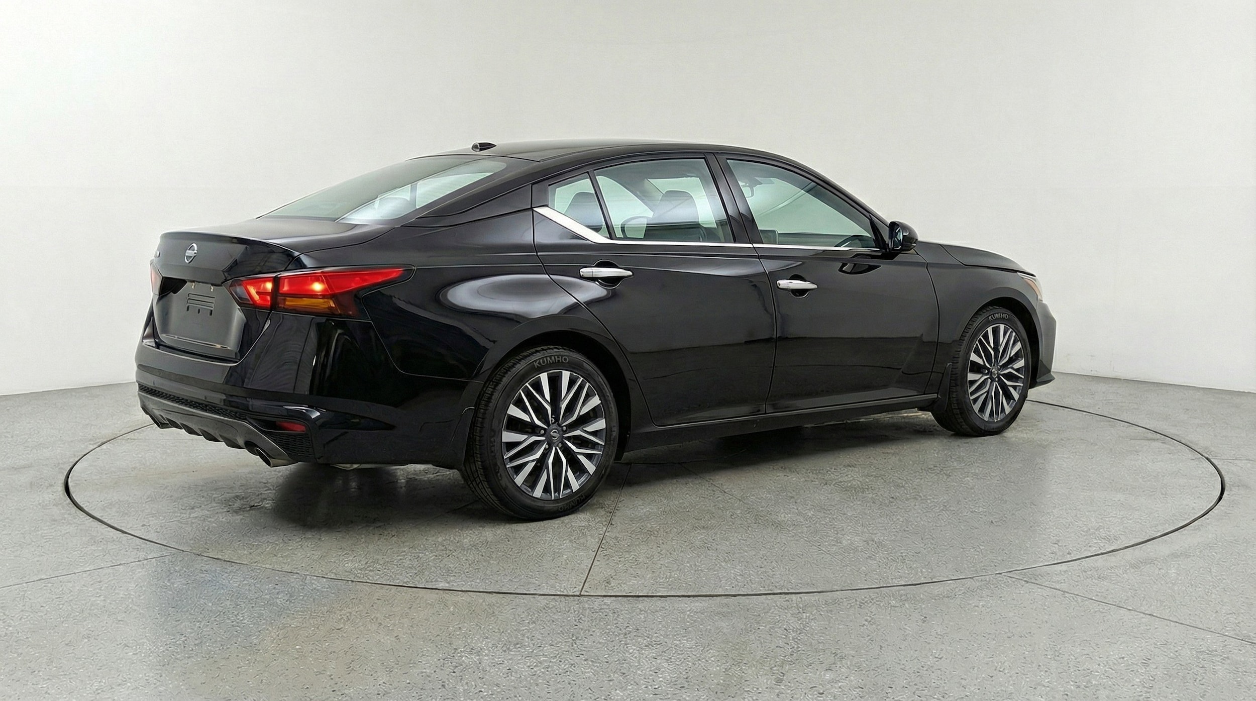 Thumbnail: 2025 Nissan Altima - 9