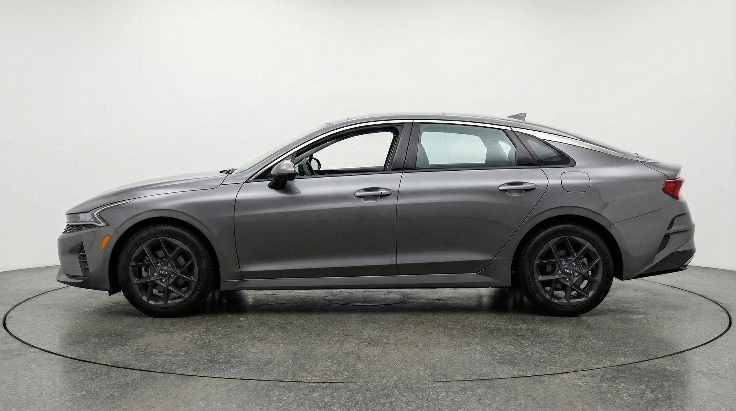 Thumbnail: 2025 Kia K5 - 5