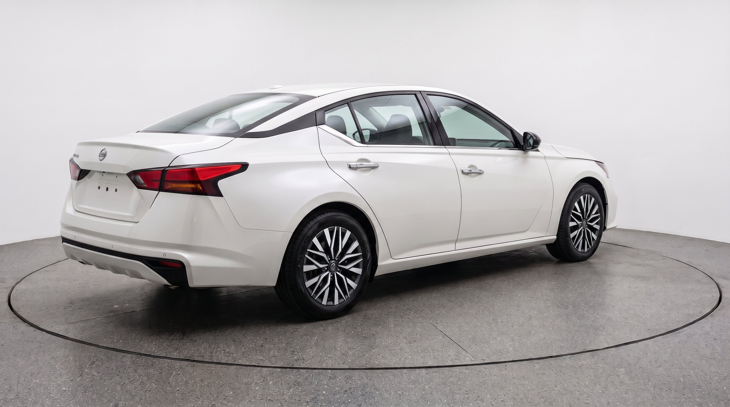 Thumbnail: 2025 Nissan Altima - 9