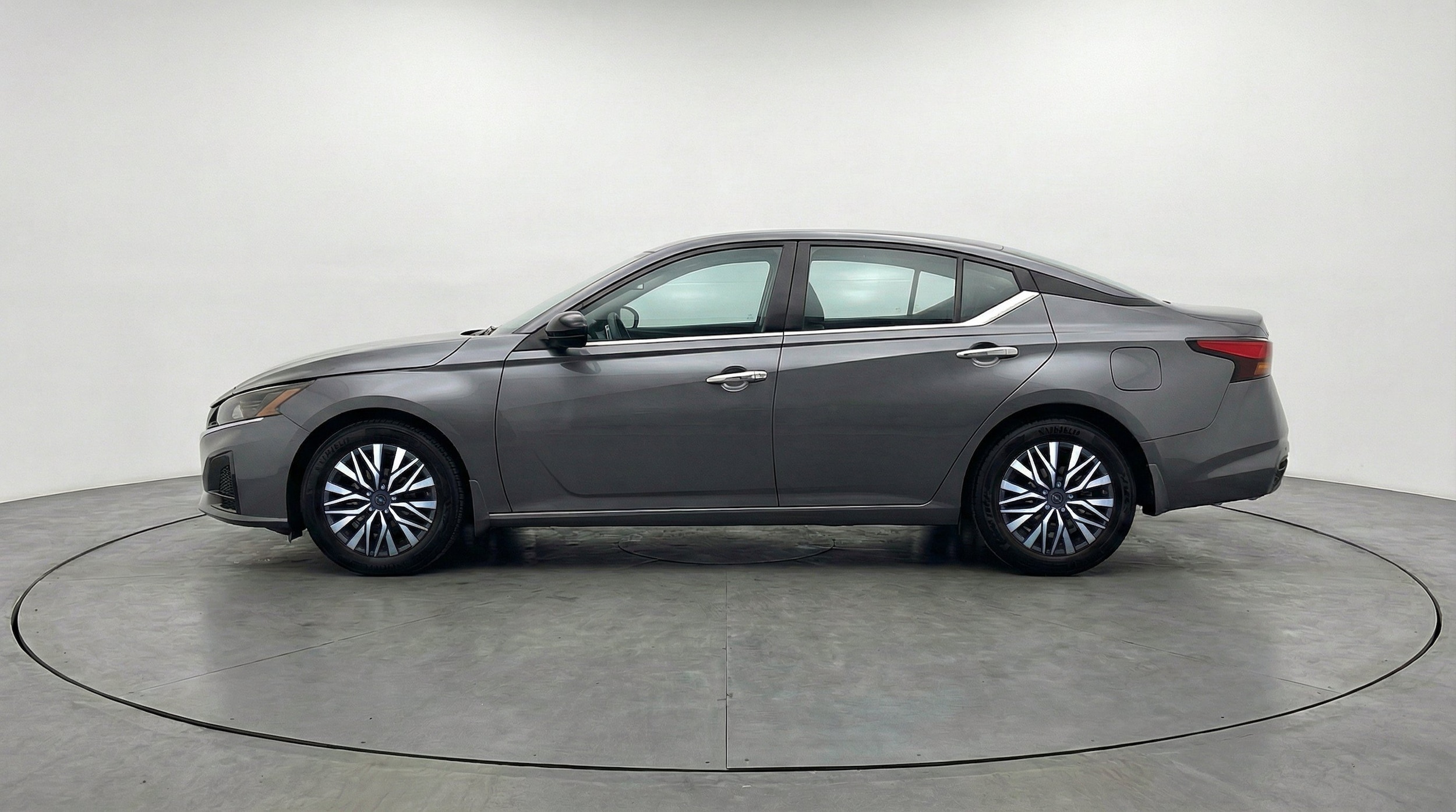 Thumbnail: 2025 Nissan Altima - 5