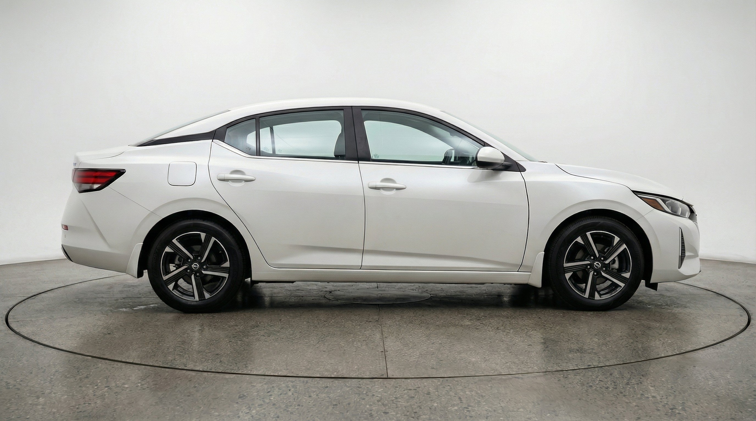 Thumbnail: 2025 Nissan Sentra - 10