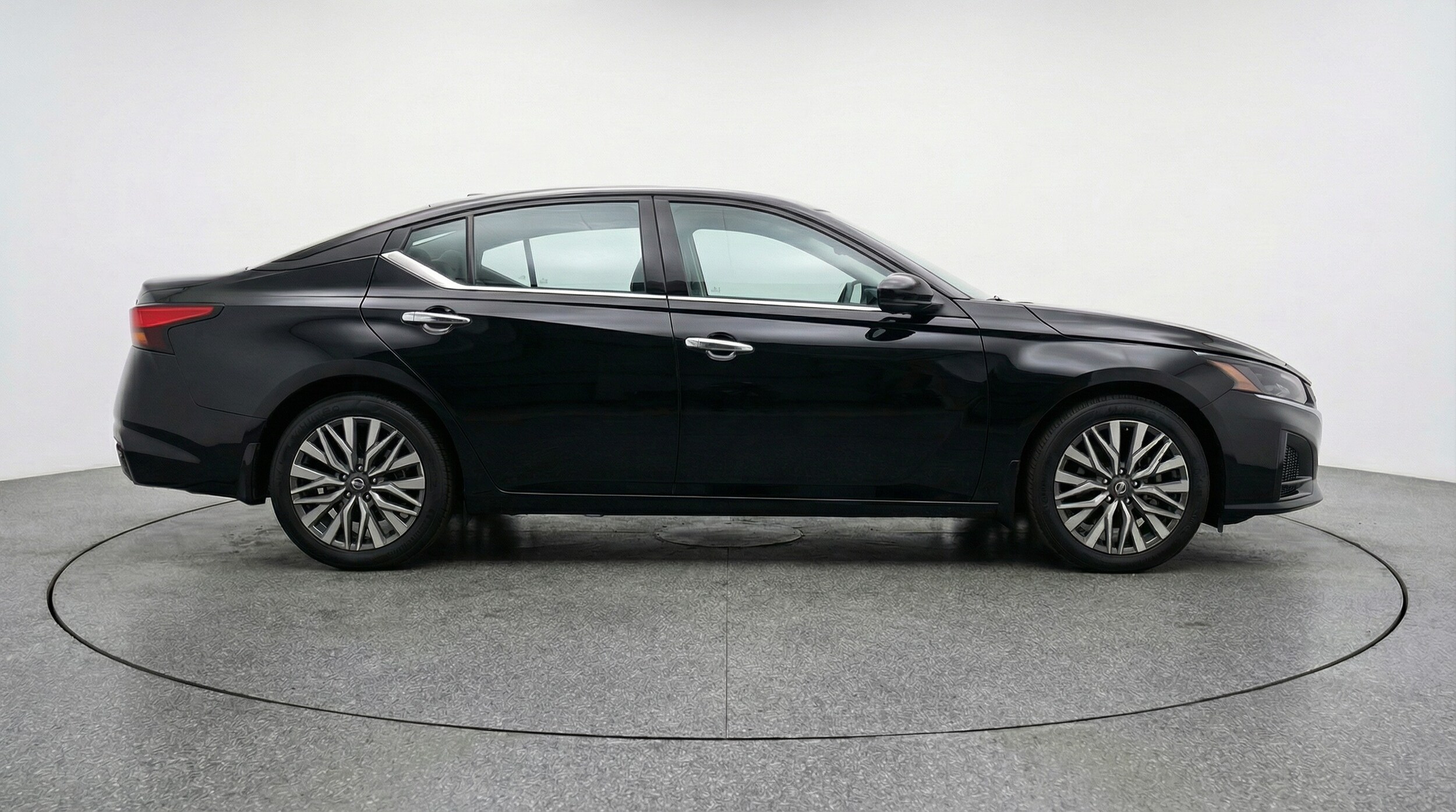 Thumbnail: 2025 Nissan Altima - 8