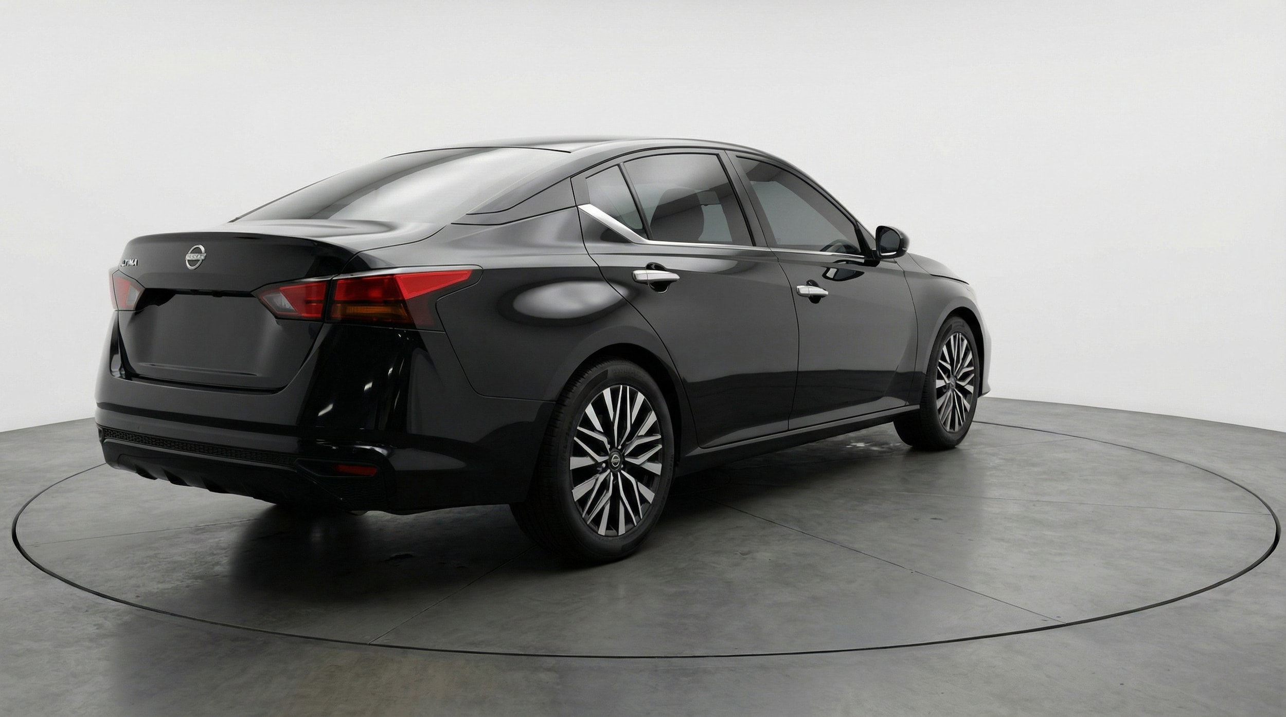 Thumbnail: 2025 Nissan Altima - 9