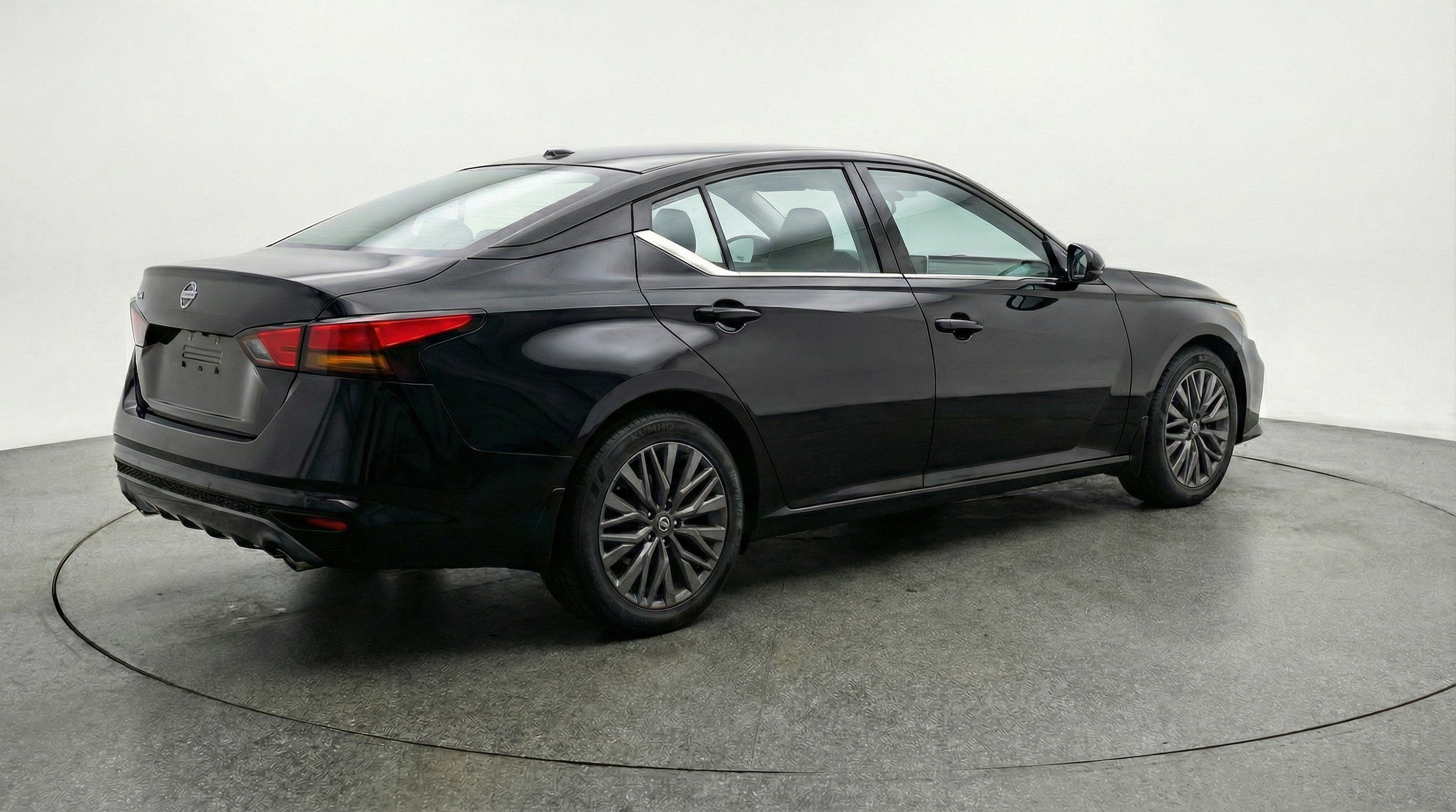 Thumbnail: 2025 Nissan Altima - 9