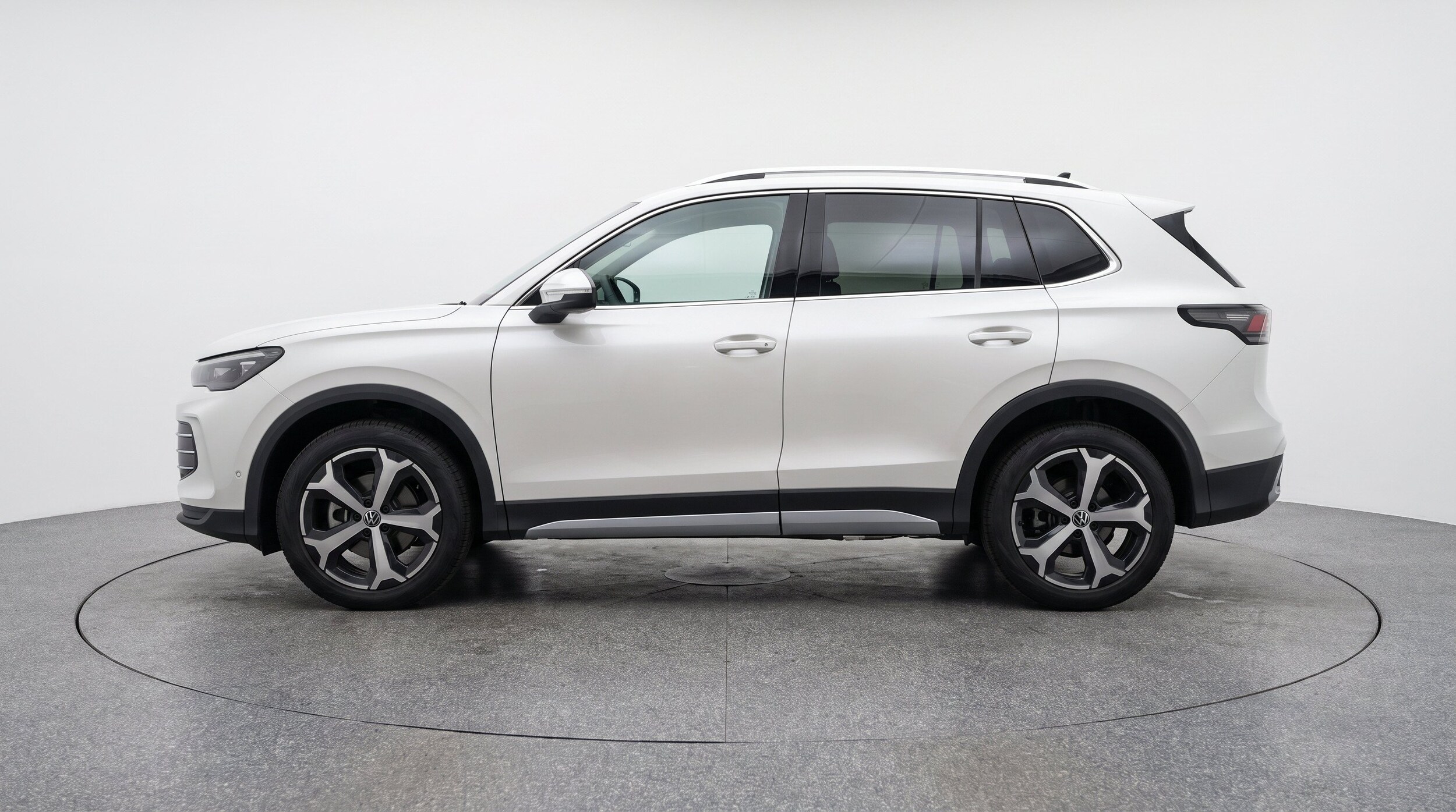 Thumbnail: 2026 Volkswagen Tiguan - 5