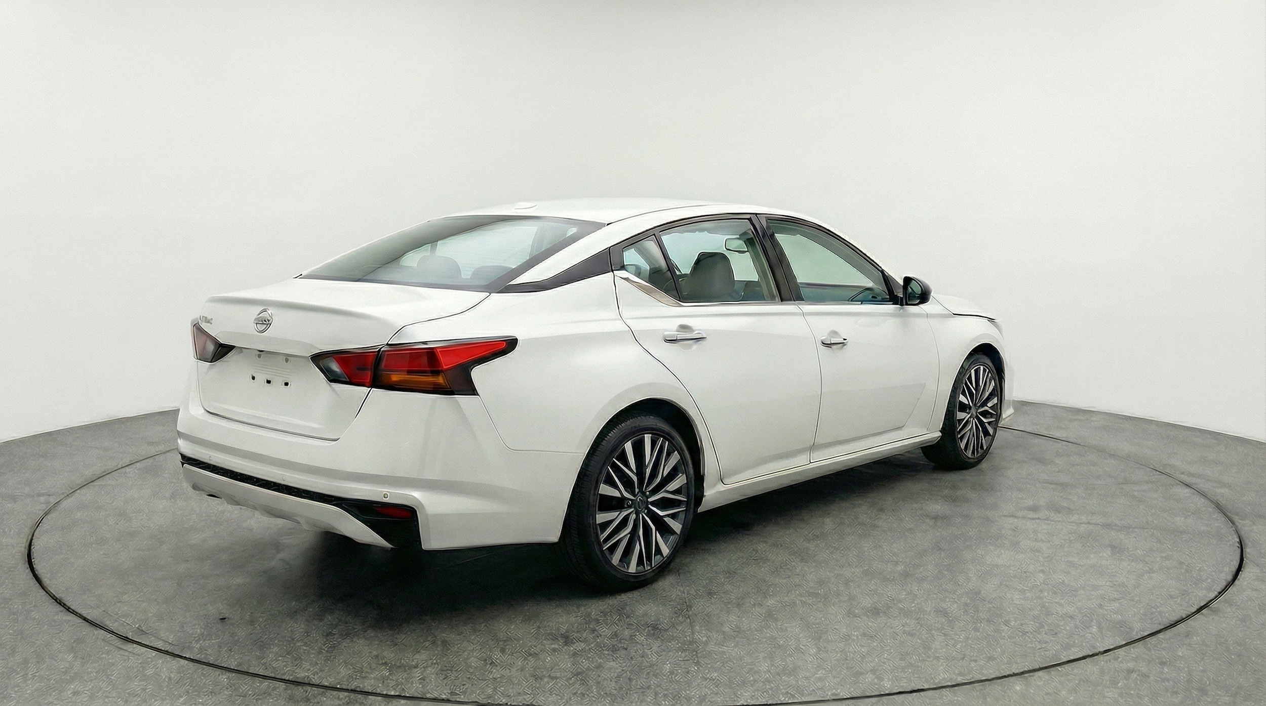 Thumbnail: 2025 Nissan Altima - 9