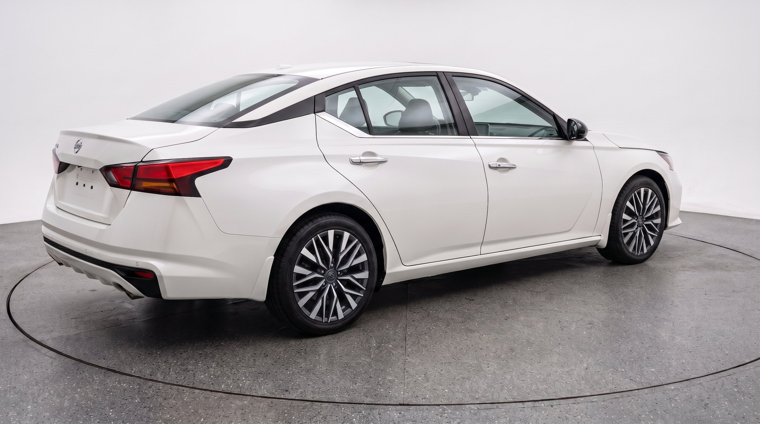 Thumbnail: 2025 Nissan Altima - 9