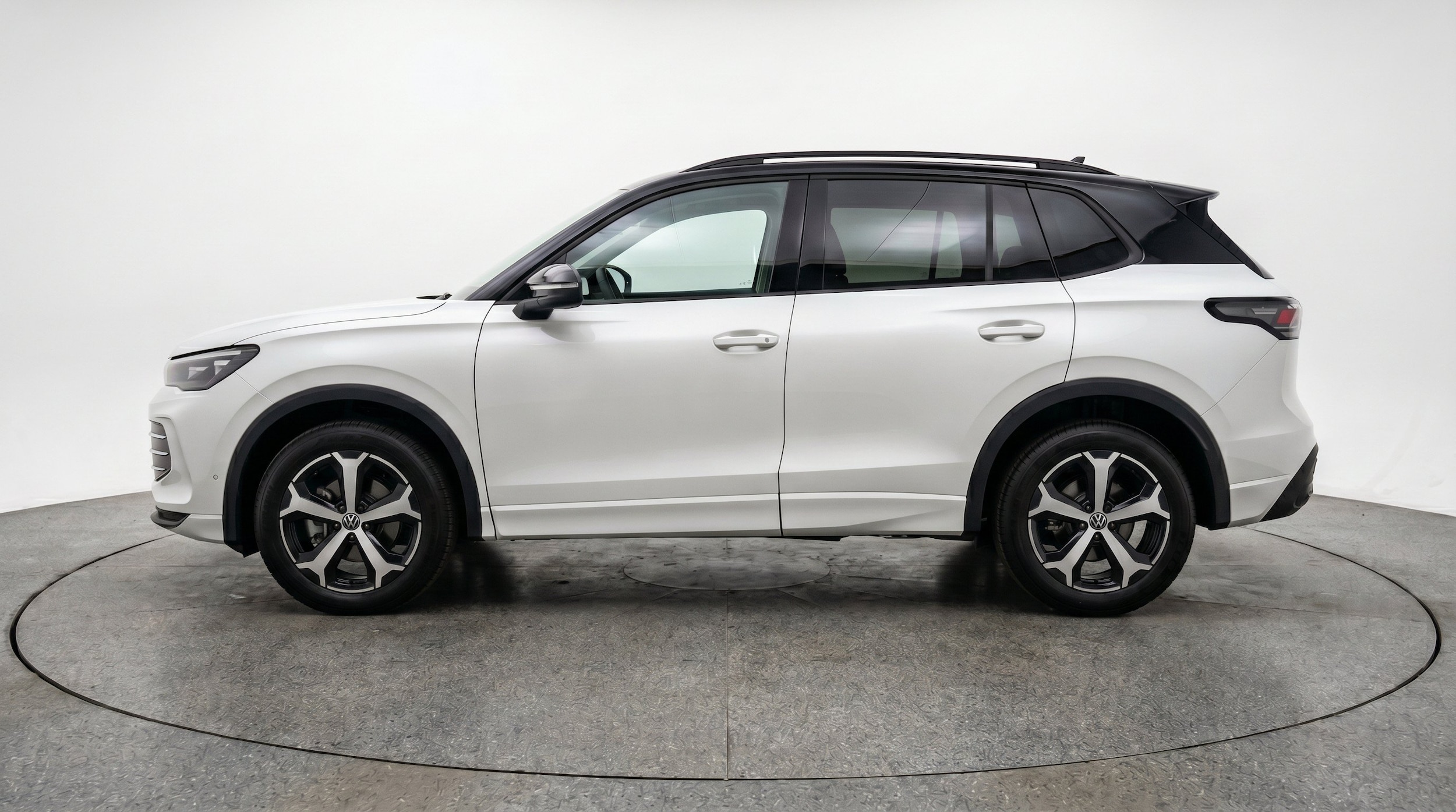 Thumbnail: 2026 Volkswagen Tiguan - 5