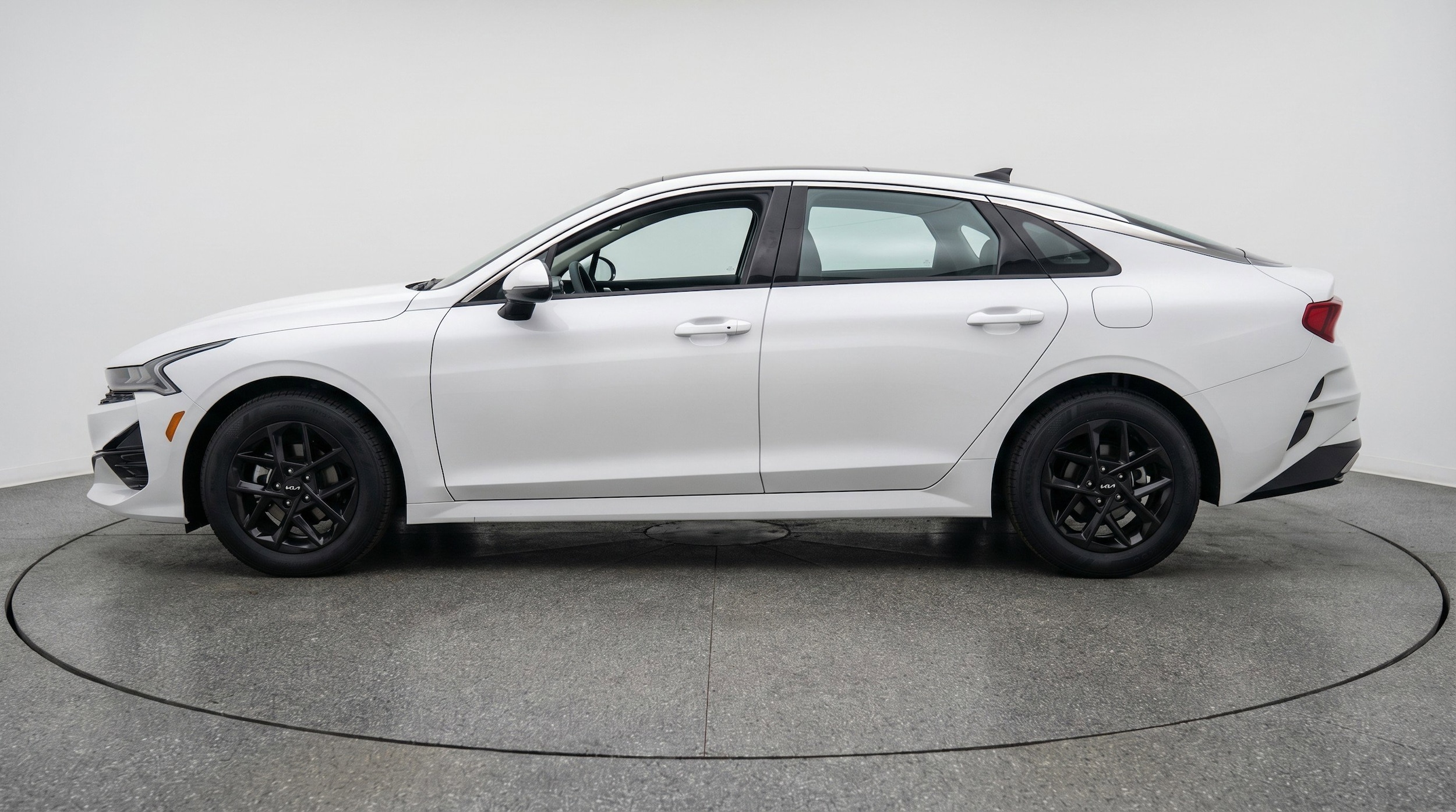 Thumbnail: 2025 Kia K5 - 5