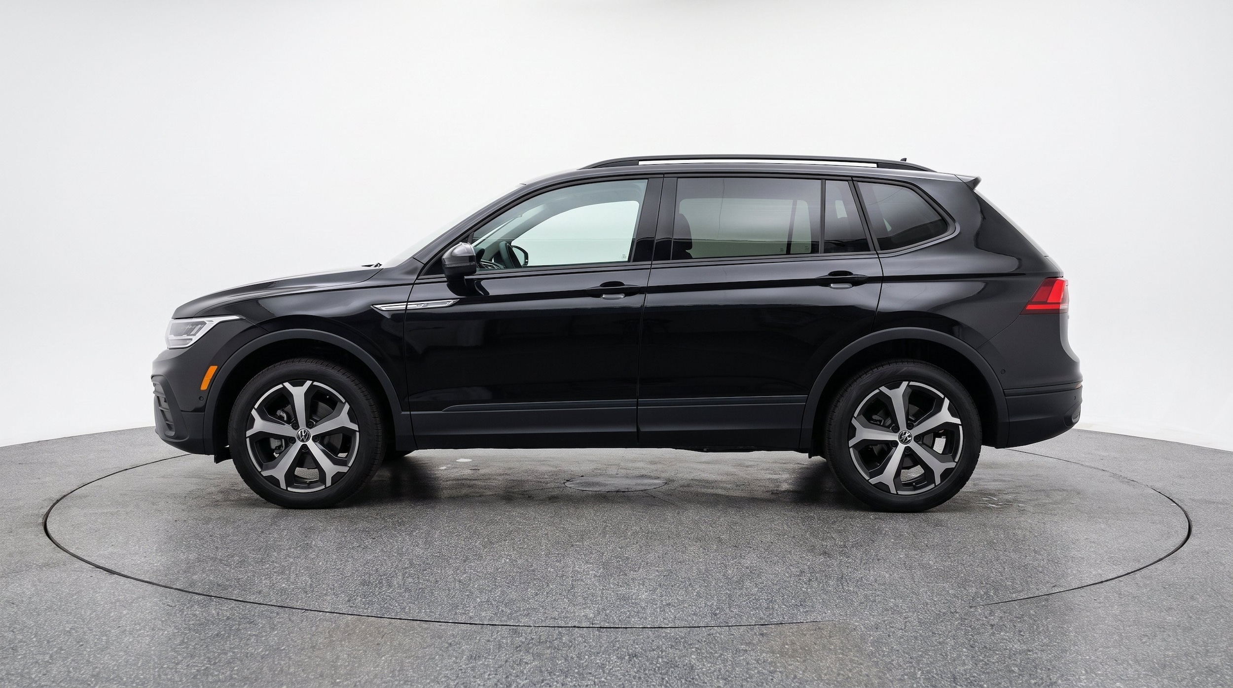 Thumbnail: 2026 Volkswagen Tiguan - 5
