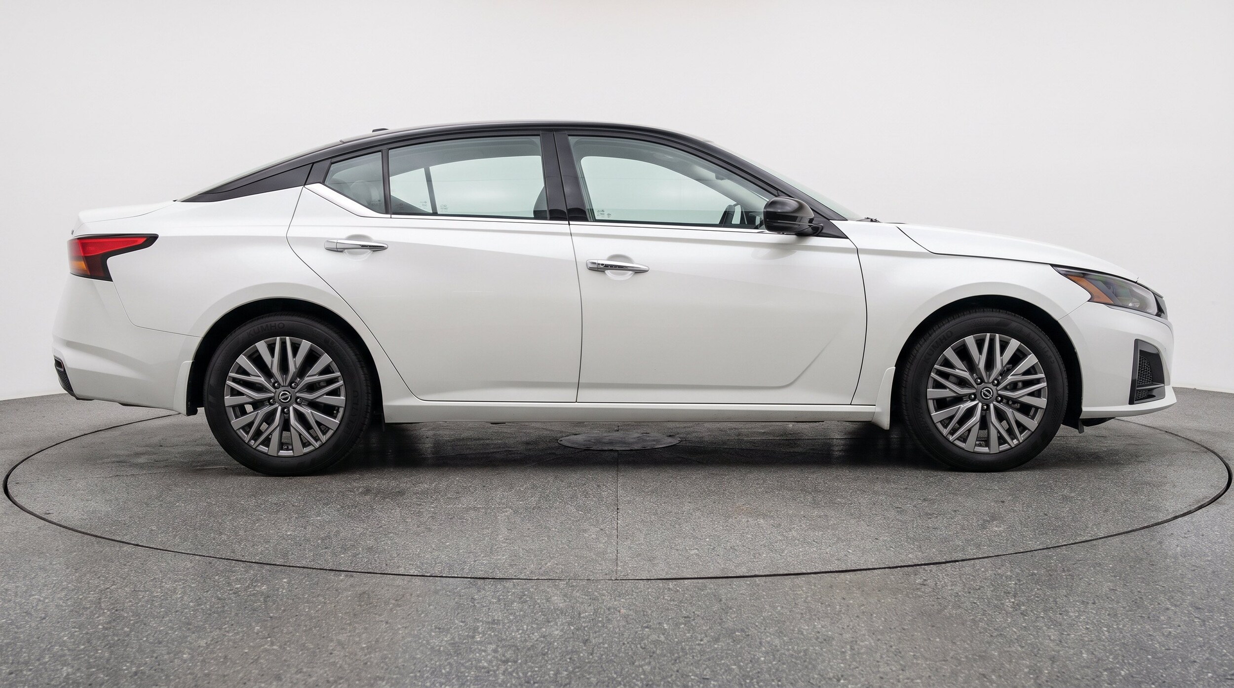 Thumbnail: 2025 Nissan Altima - 11