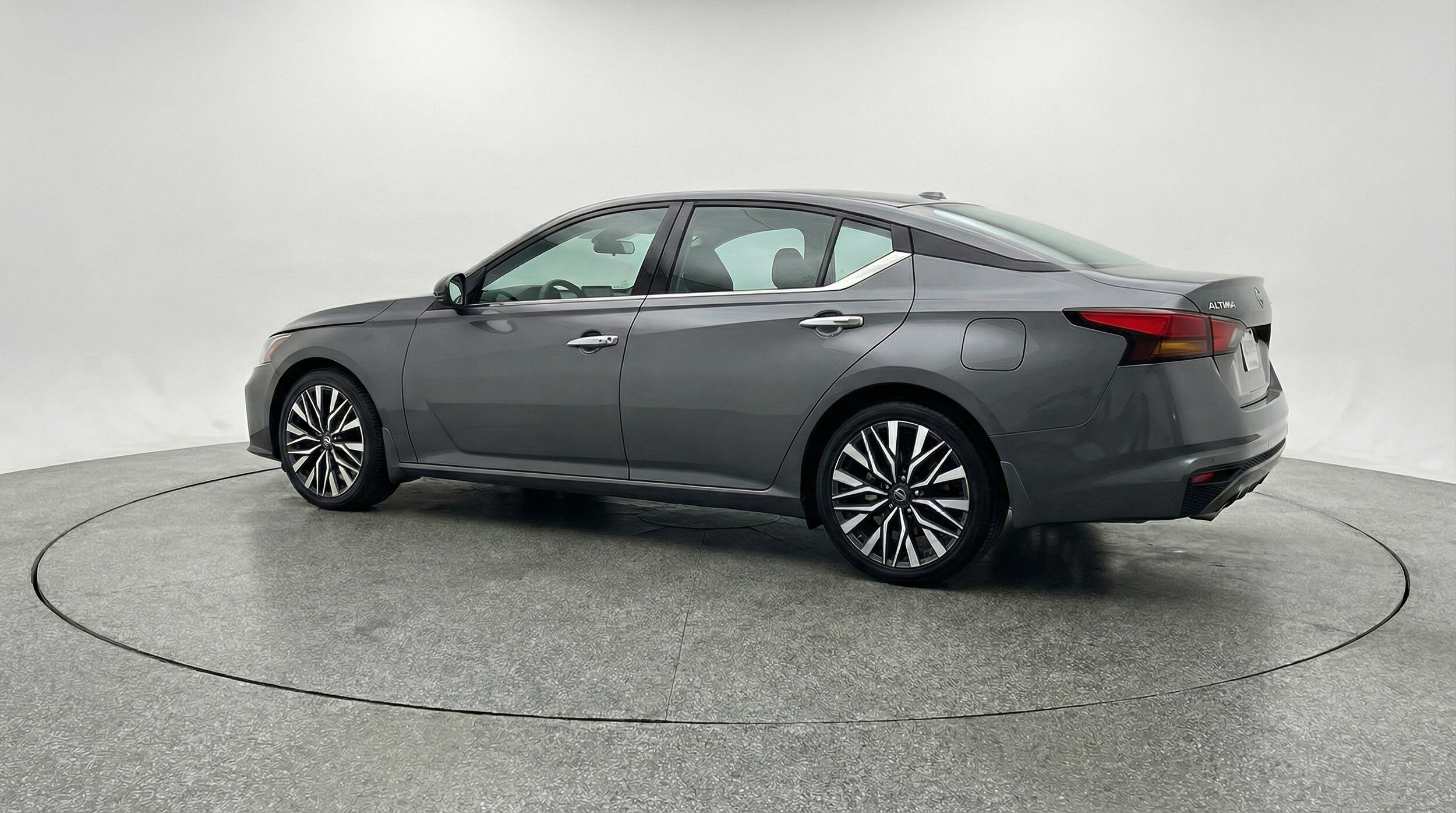 Thumbnail: 2025 Nissan Altima - 5