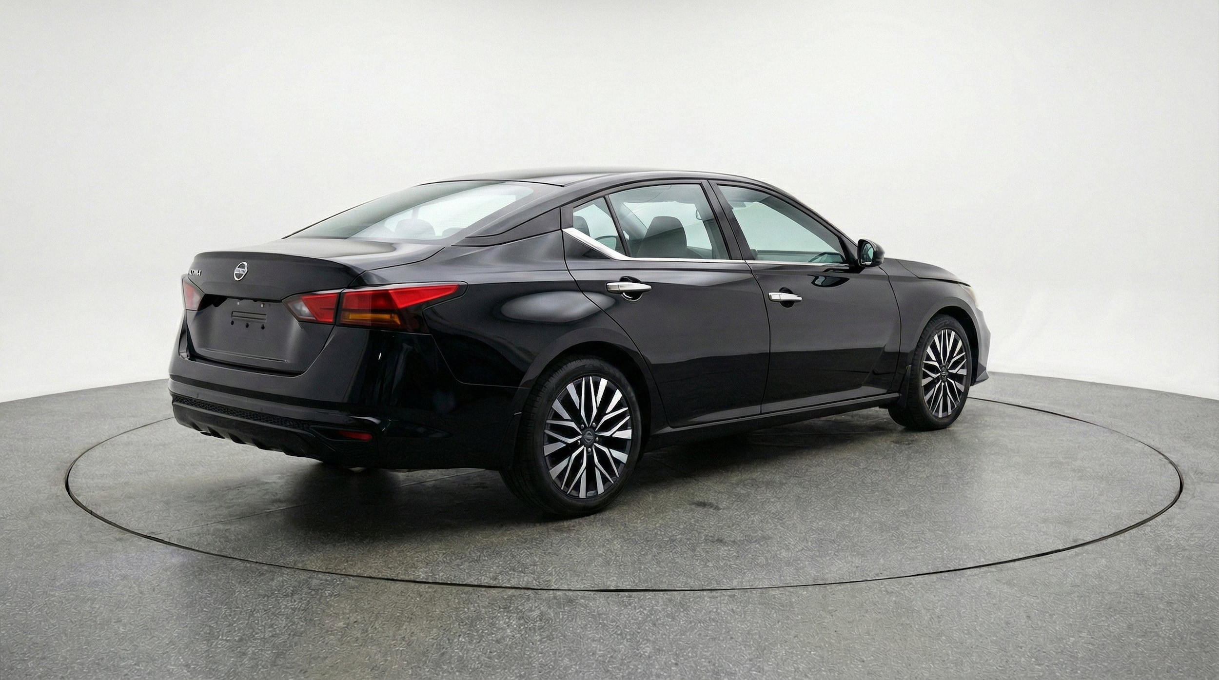 Thumbnail: 2025 Nissan Altima - 9