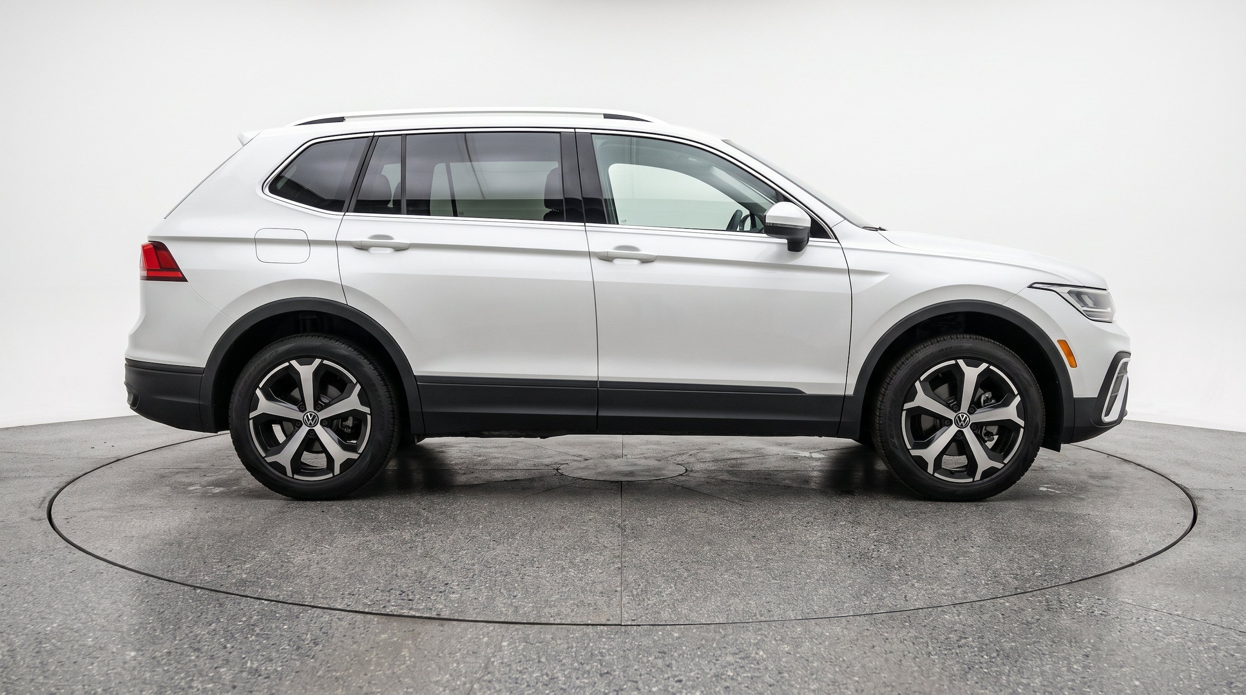 Thumbnail: 2026 Volkswagen Tiguan - 11