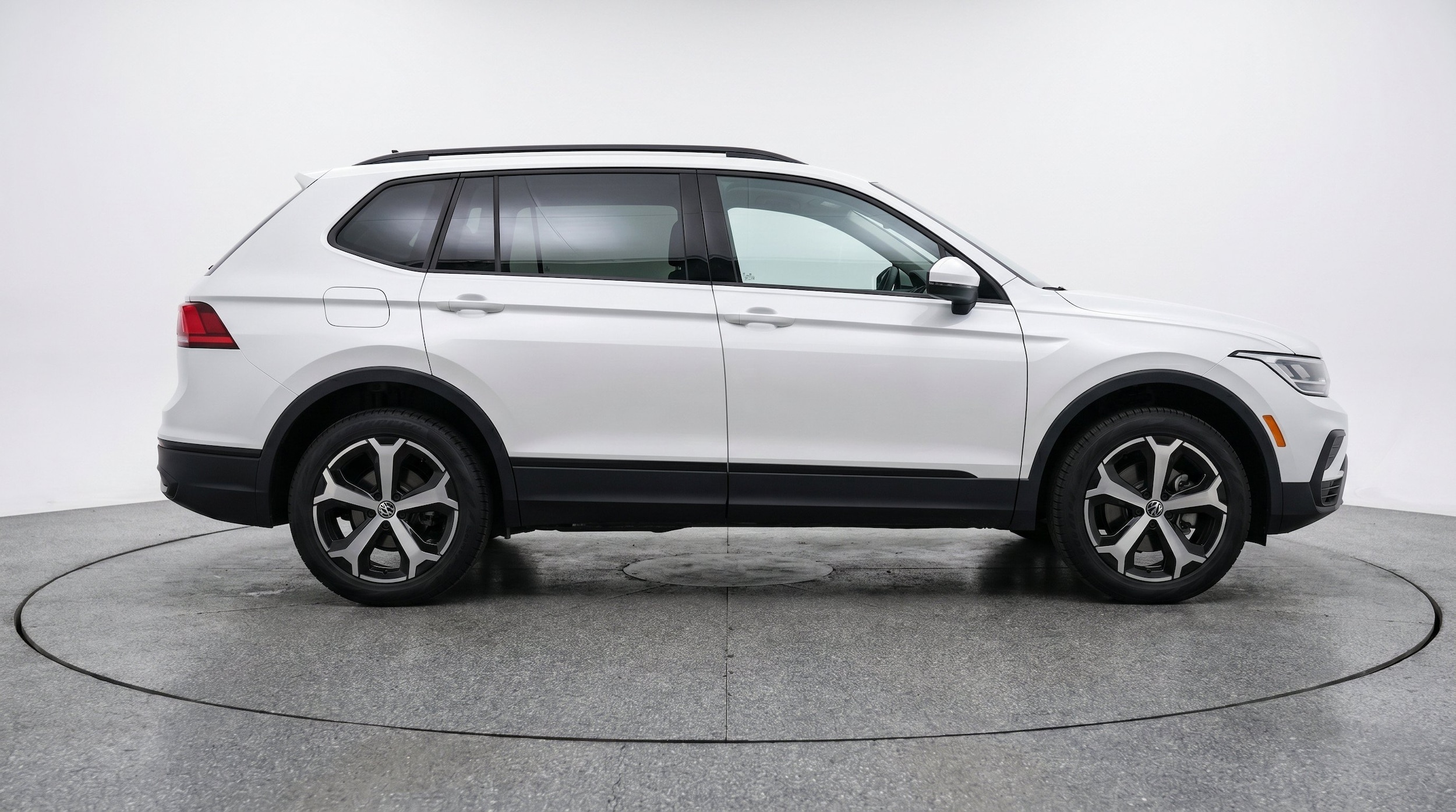 Thumbnail: 2026 Volkswagen Tiguan - 11